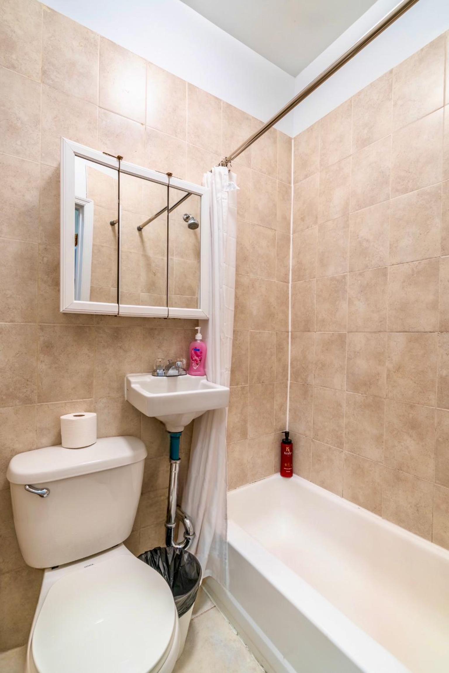 2 Bedroom Hidden UpScale Oasis