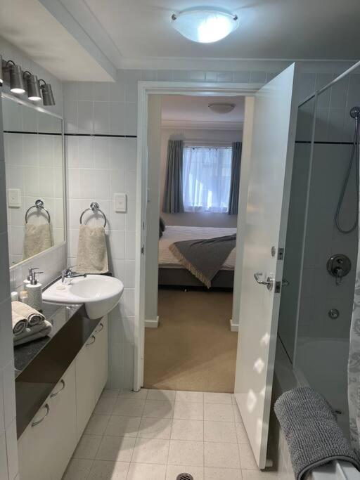 City Escape Mounts Bay - Near Kings Park - Parking - WiFI