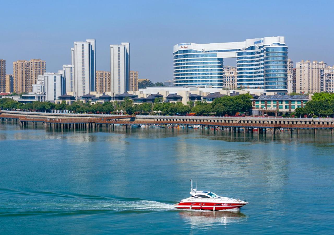 Hotel Wyndham Grand Plaza Royale Yuzhou Xiamen - Wuyuan Bay - Image 1