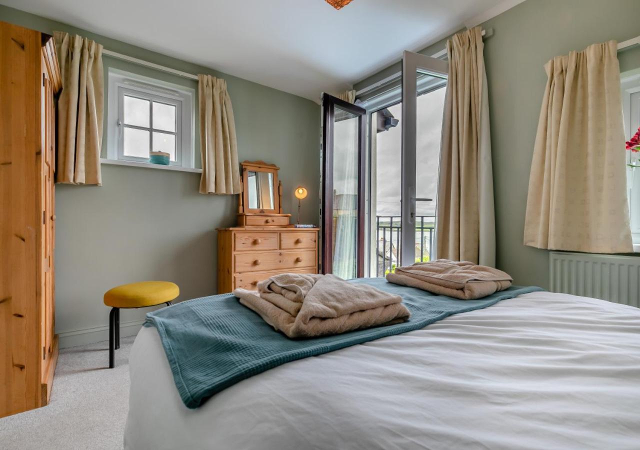 2 Bed in Padstow oc-p00557