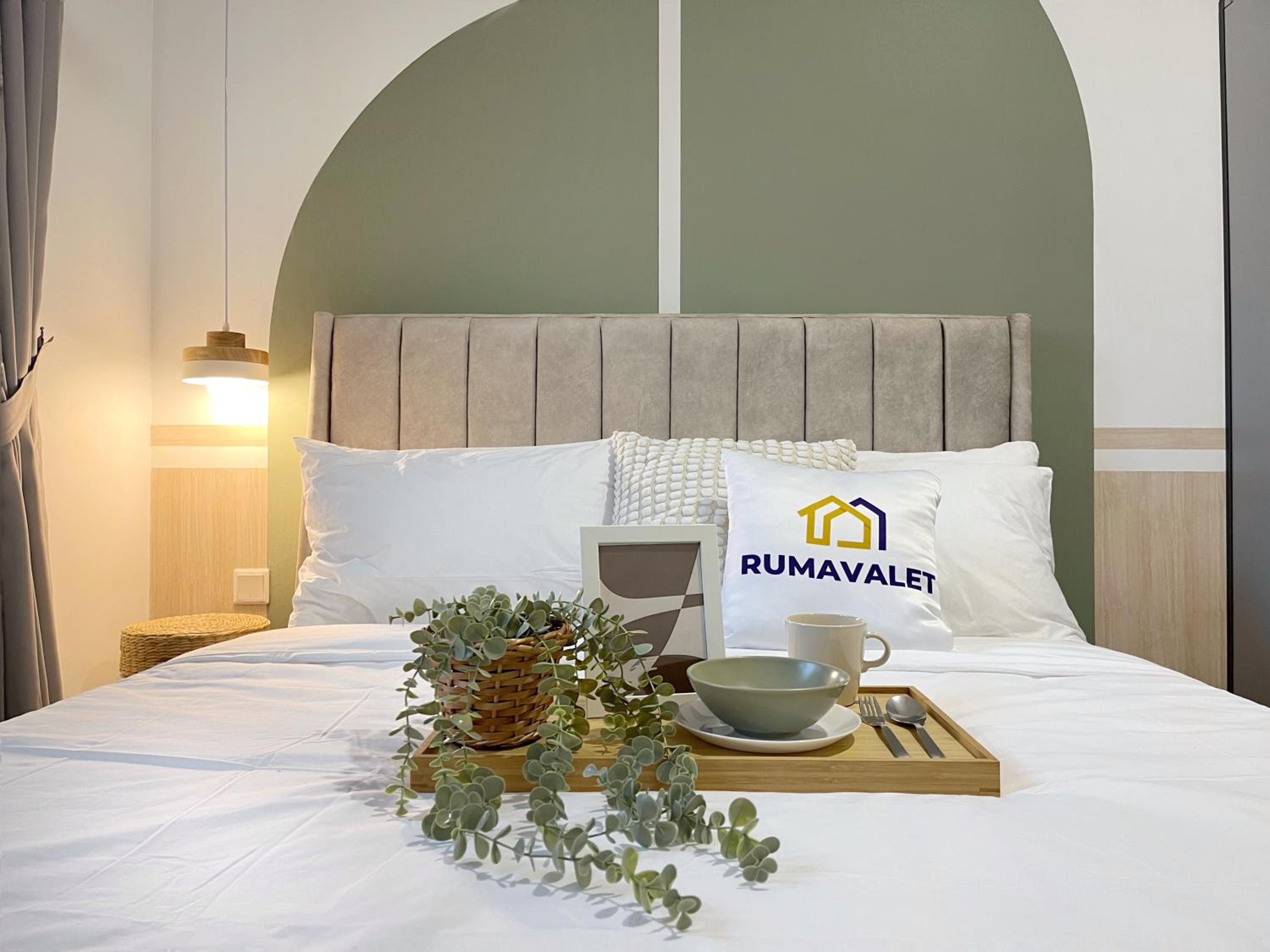 4BR Cozy Room MVertica near MRT by RumaBnB