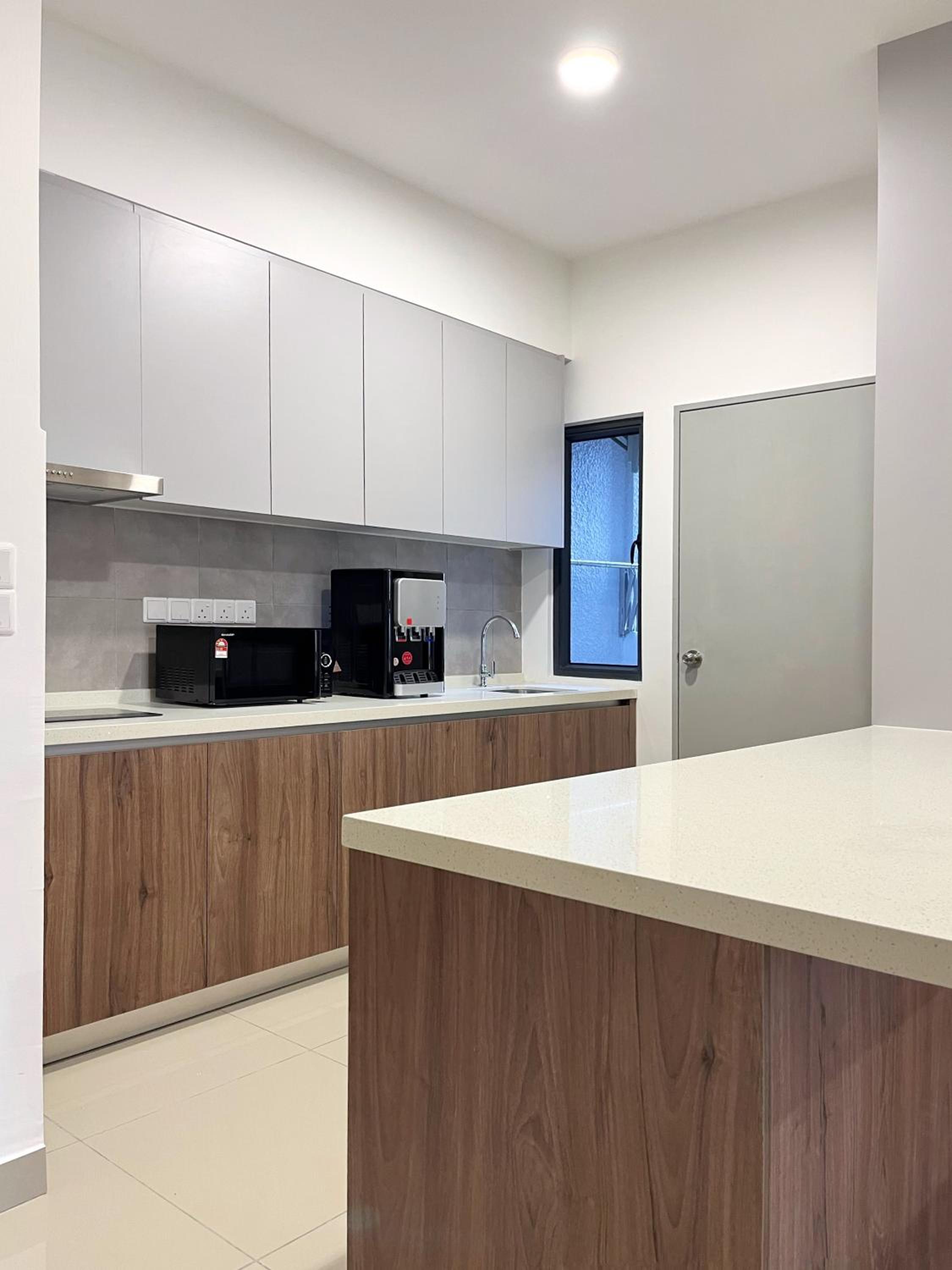 4BR Cozy Room MVertica near MRT by RumaBnB