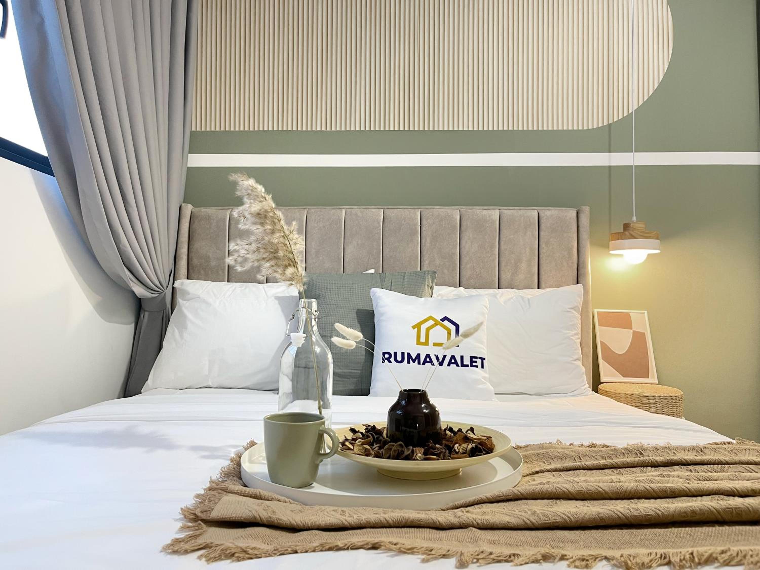 4BR Cozy Room MVertica near MRT by RumaBnB