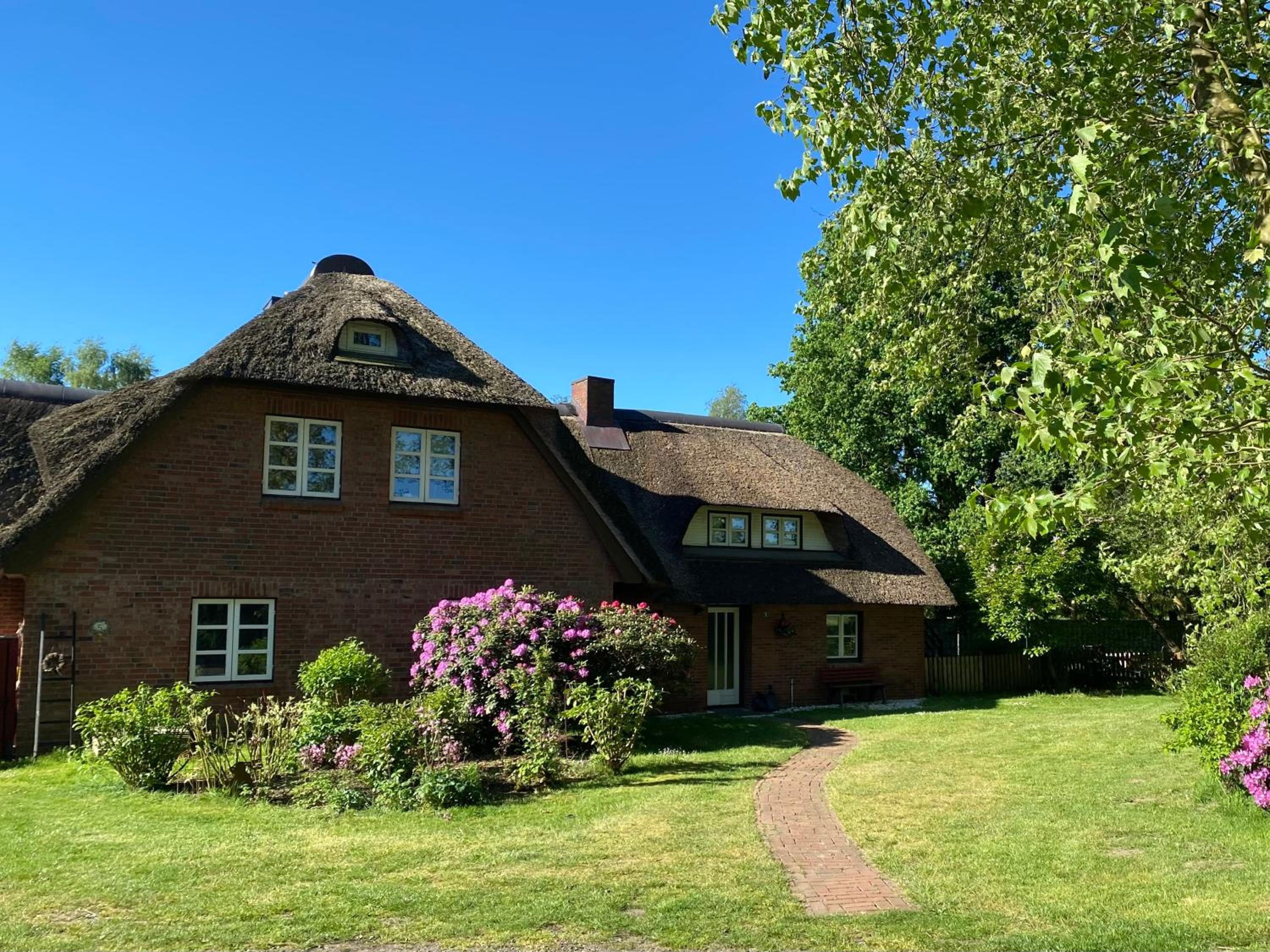 Stilvolle Ferienwohnung unter Reet in Windbergen