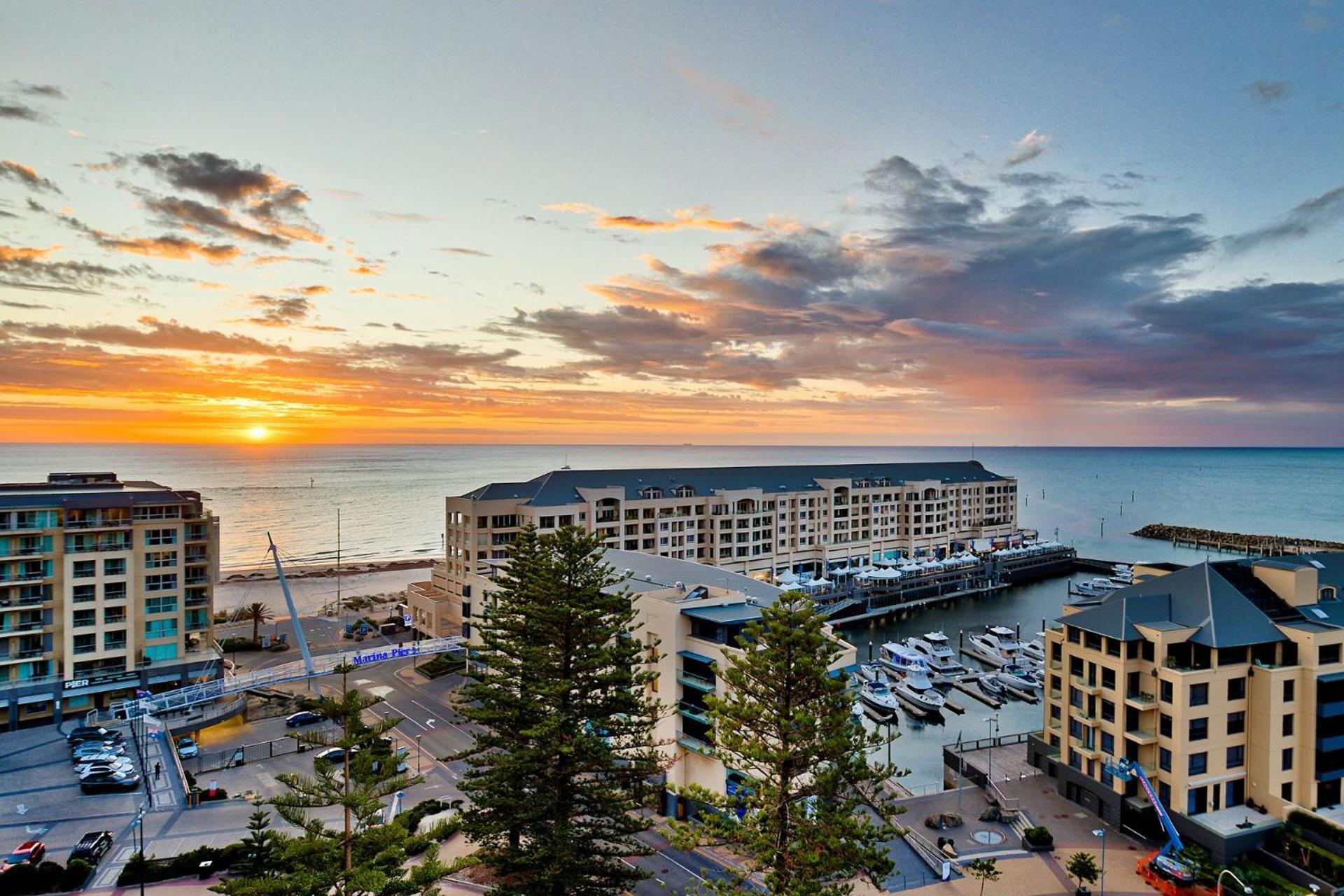 Hotel Glenelg Skyline Beachside Penthouse