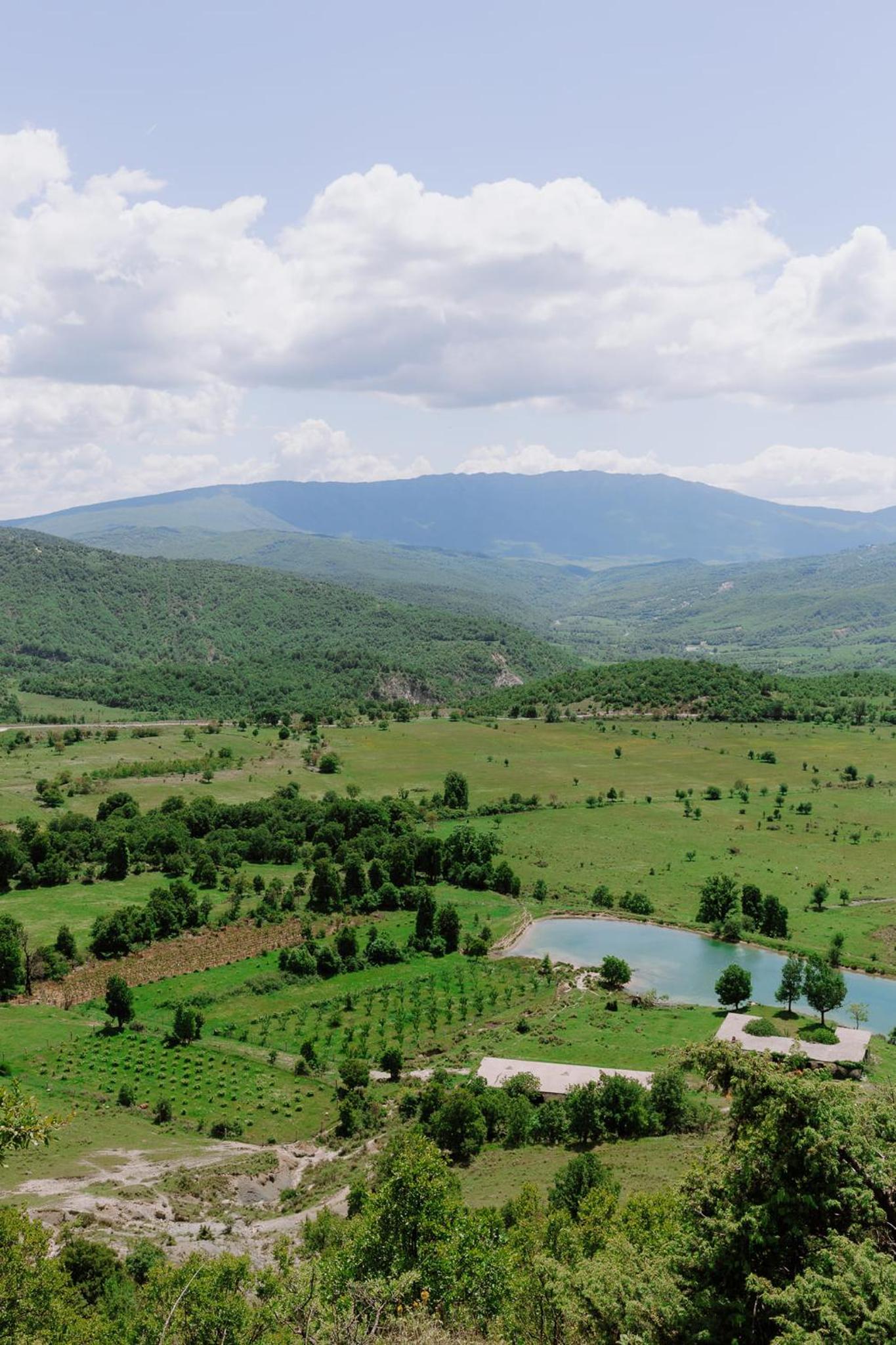 Bujtina Anesi