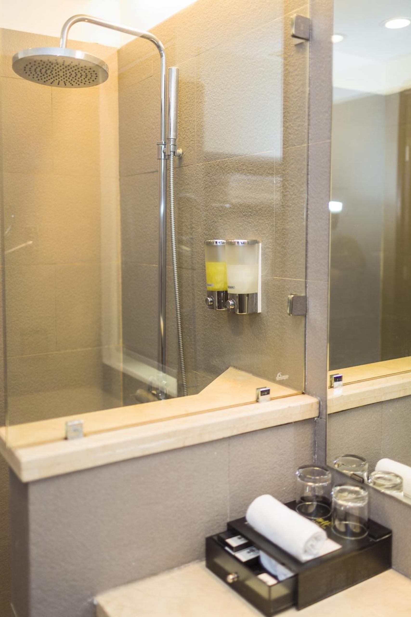 Hồng Hà Hotel HN - by BAY LUXURY