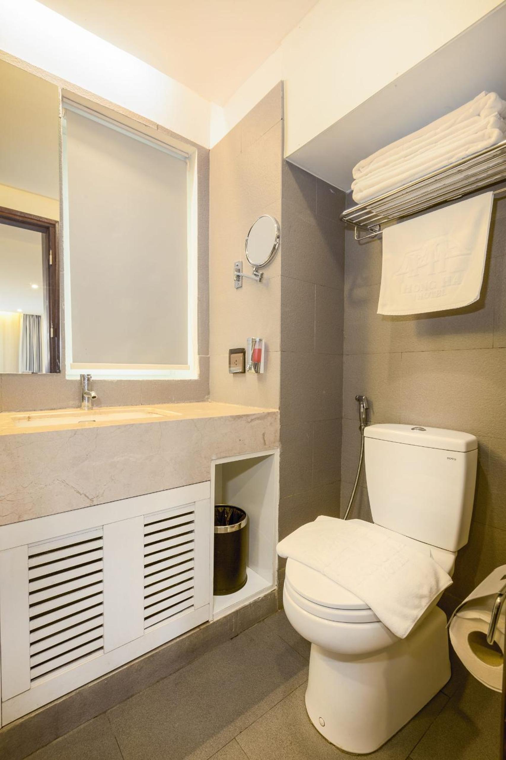 Hồng Hà Hotel HN - by BAY LUXURY