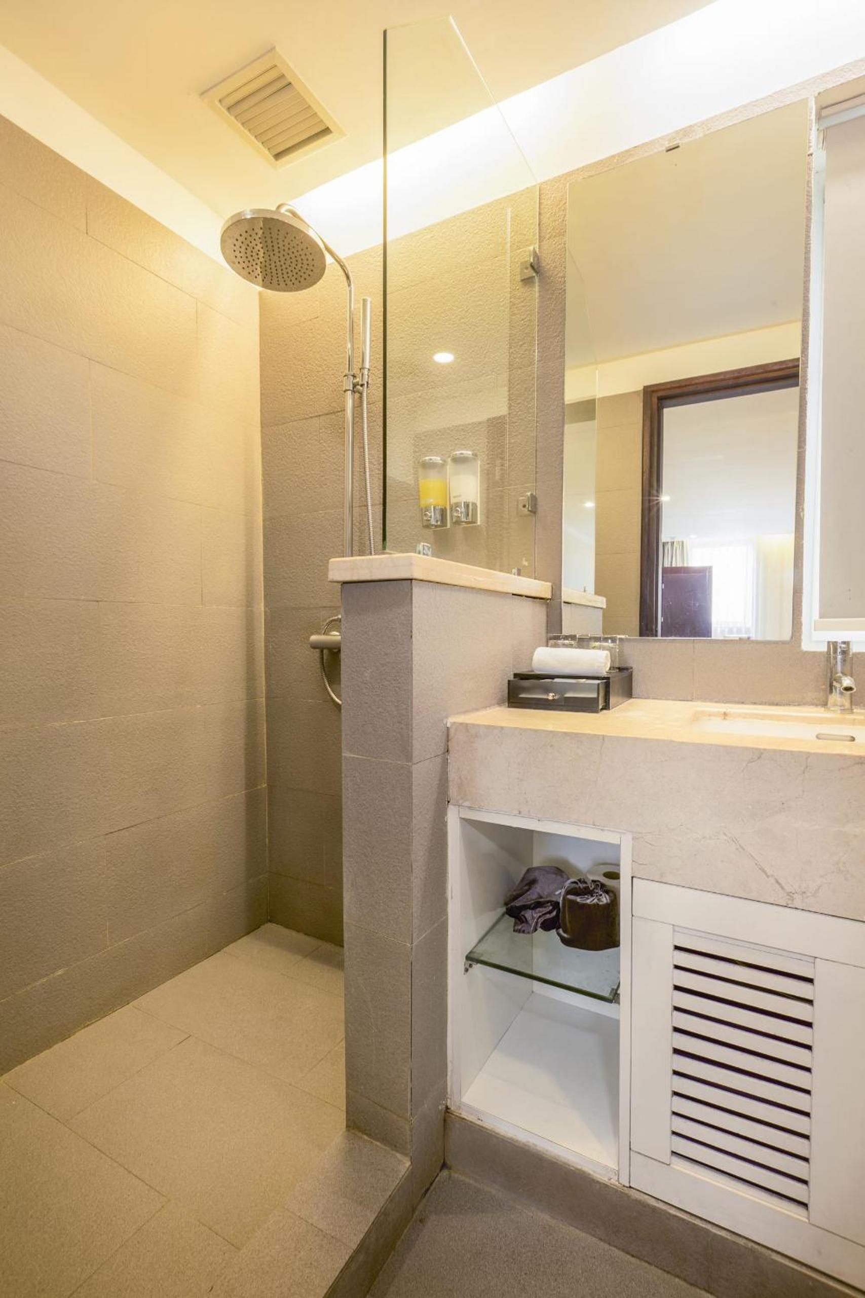 Hồng Hà Hotel HN - by BAY LUXURY