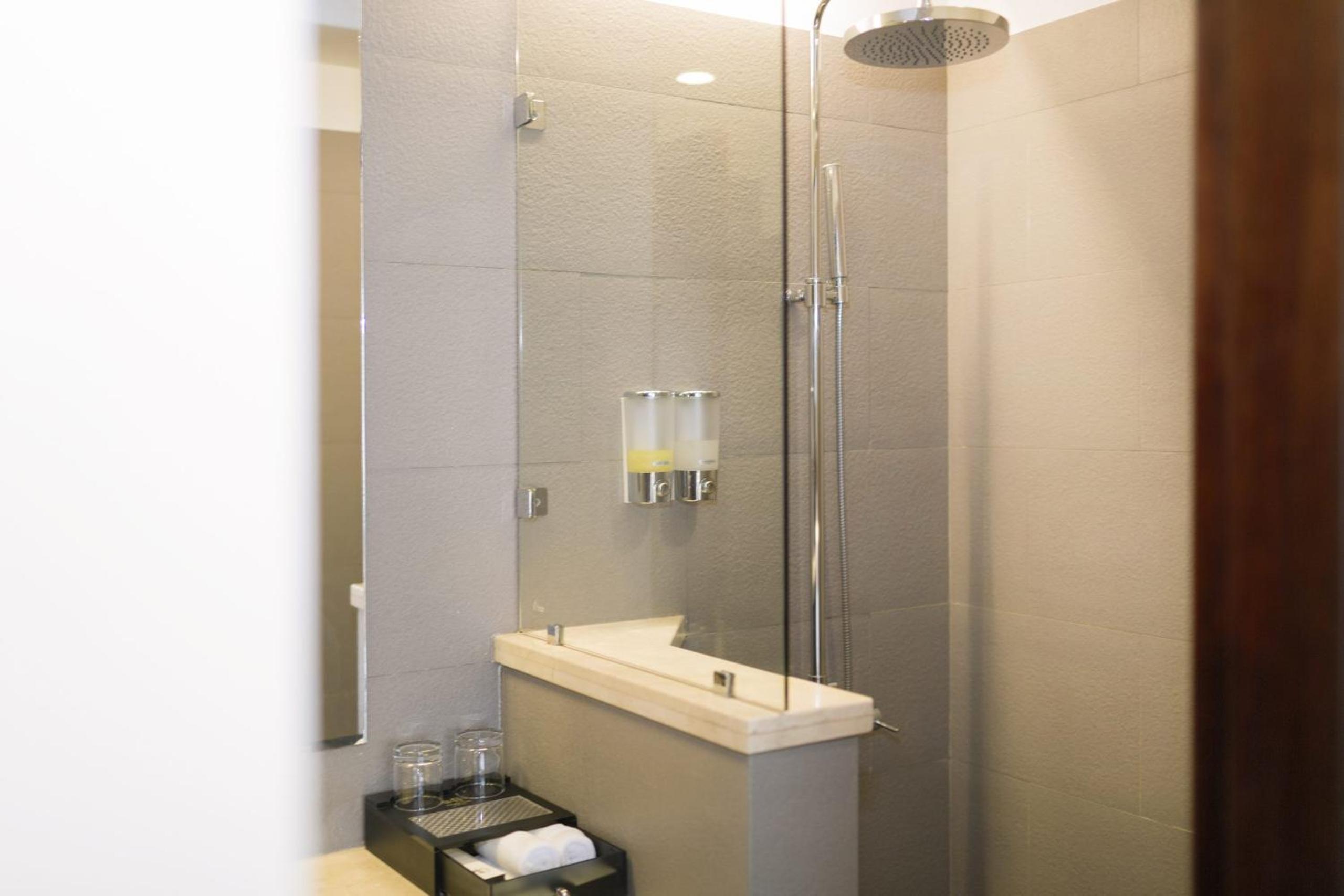 Hồng Hà Hotel HN - by BAY LUXURY