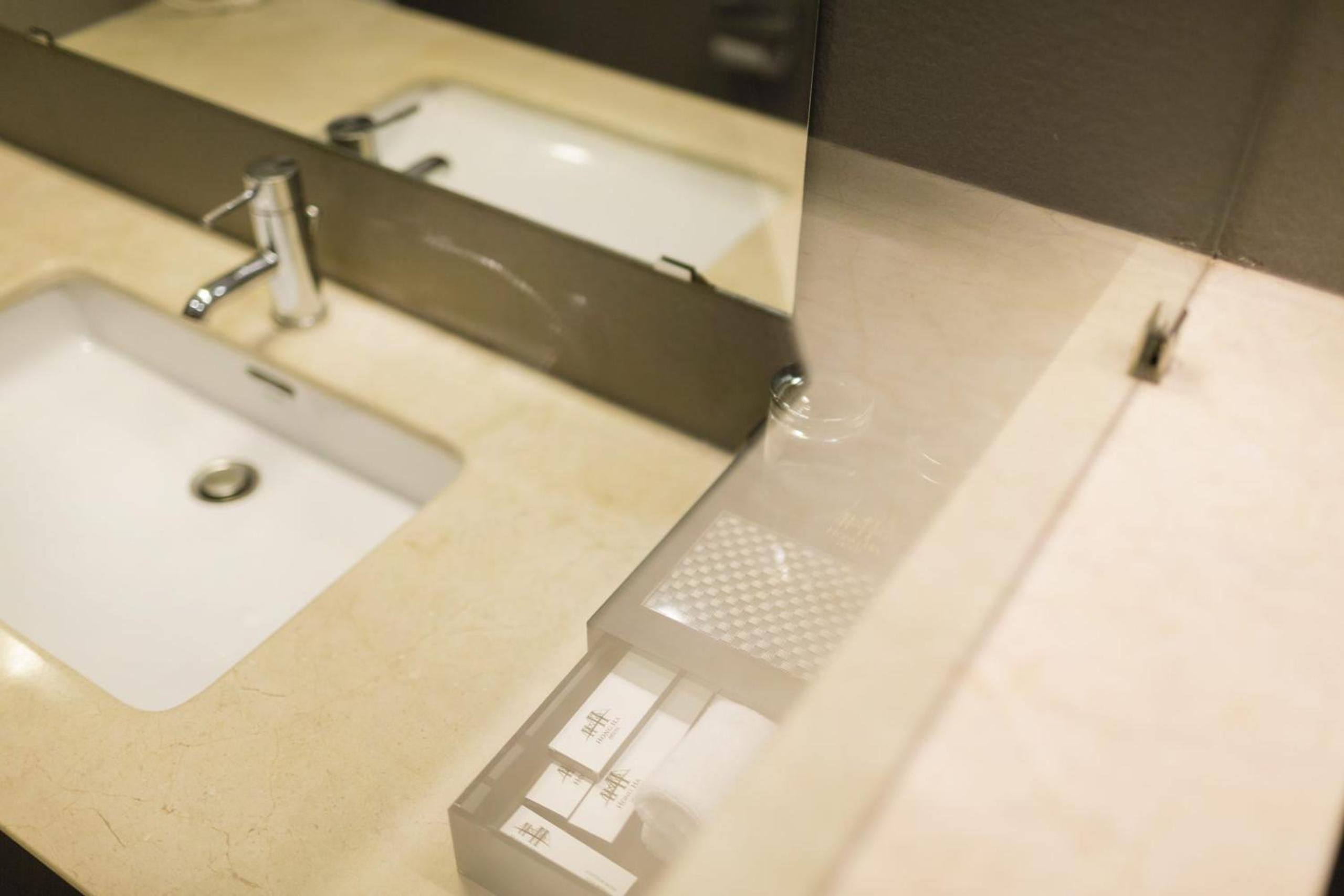 Hồng Hà Hotel HN - by BAY LUXURY