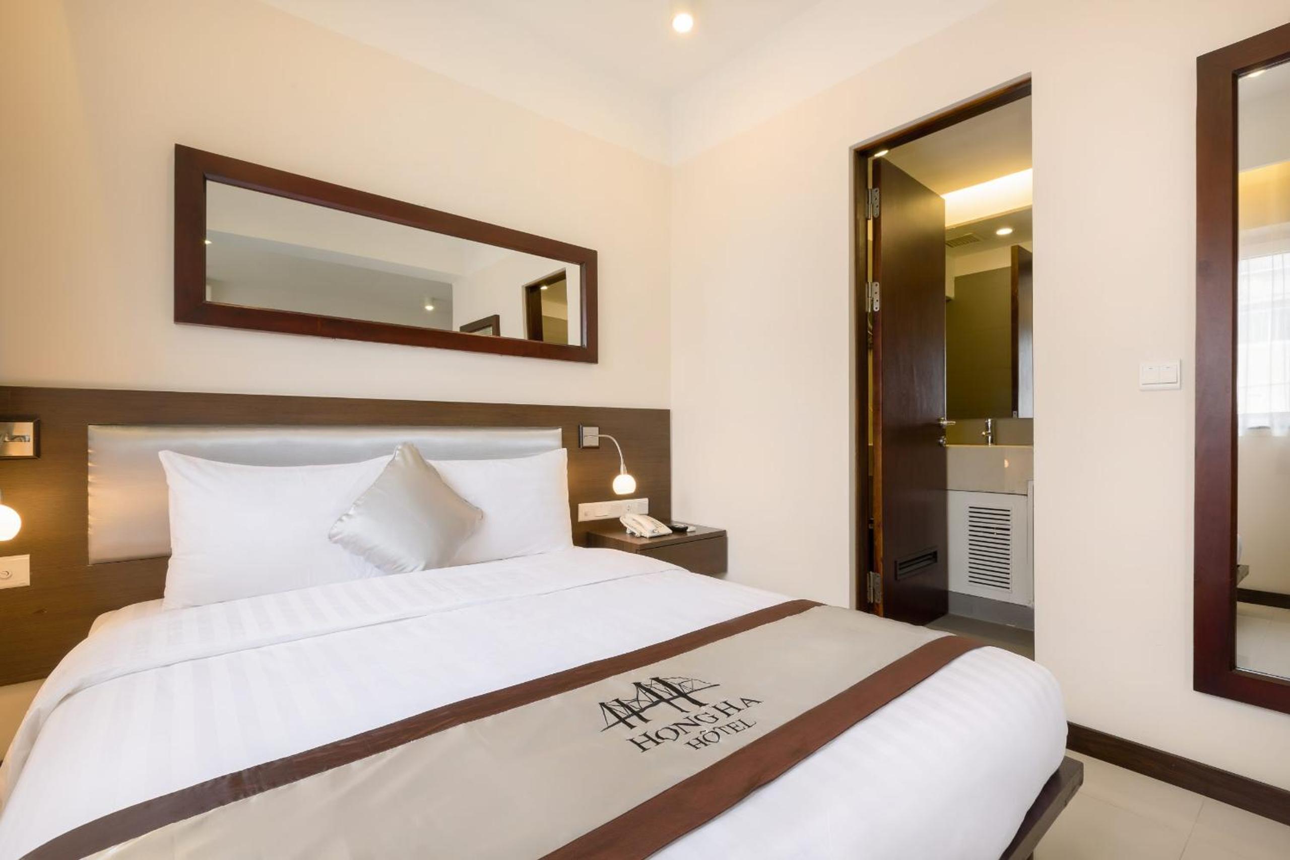 Hồng Hà Hotel HN - by BAY LUXURY