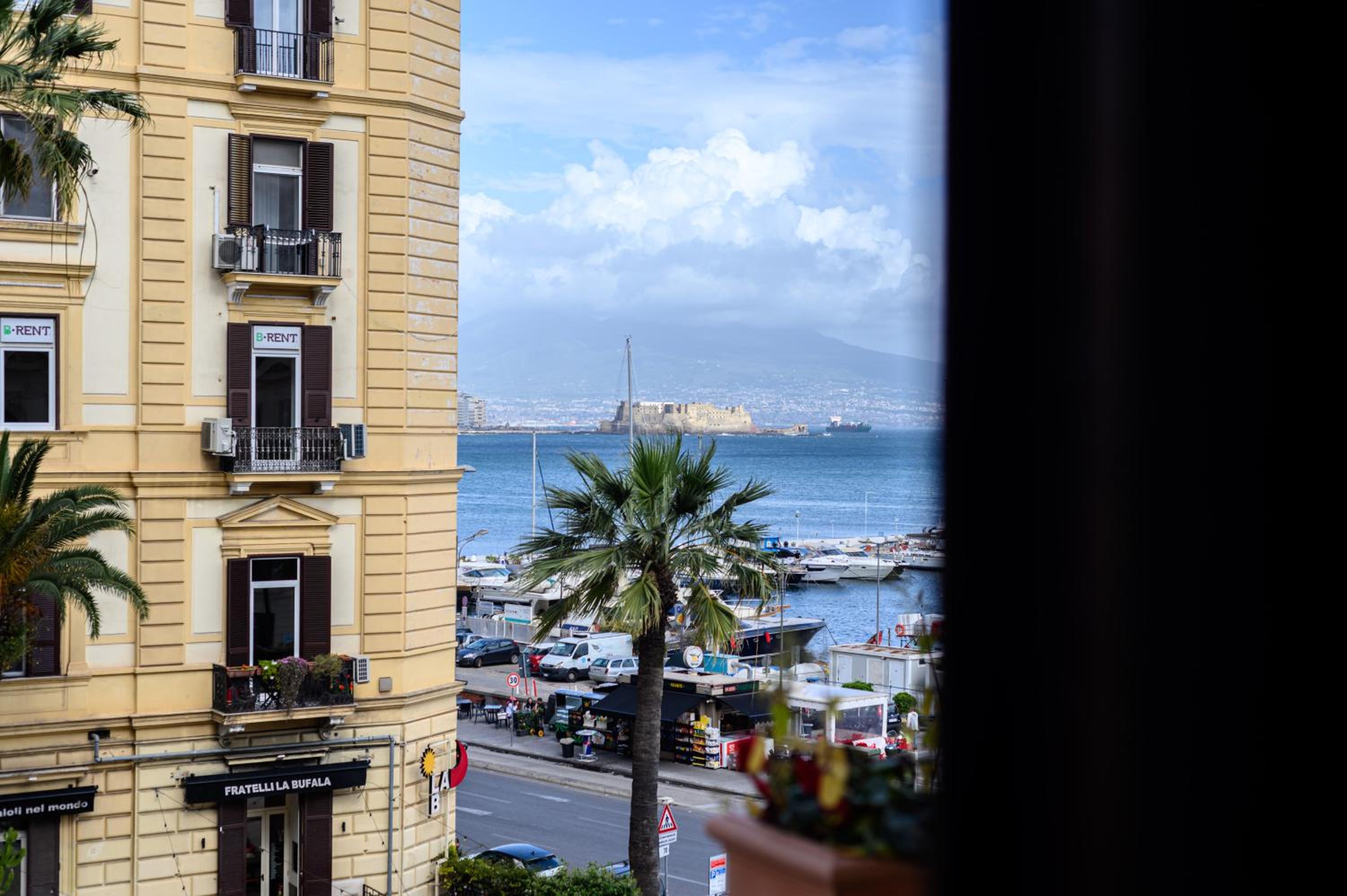Marina Rooms