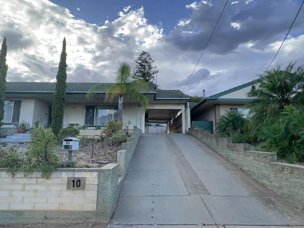 The Hidden Gem Exquisite 3BR Retreat in Berri