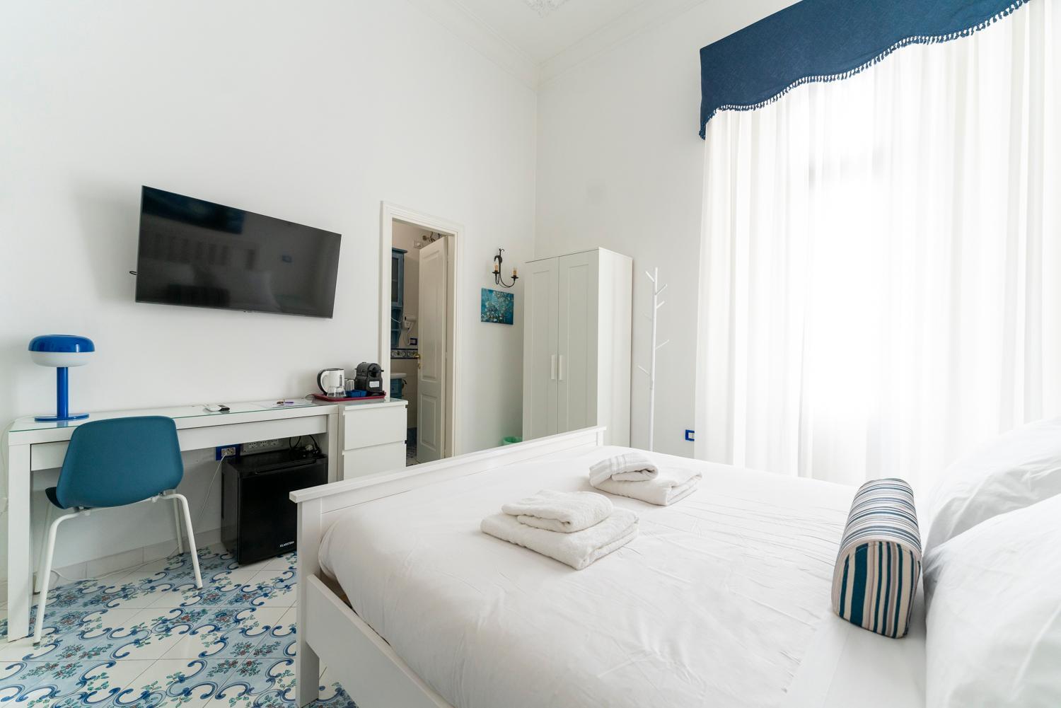 Marina Rooms