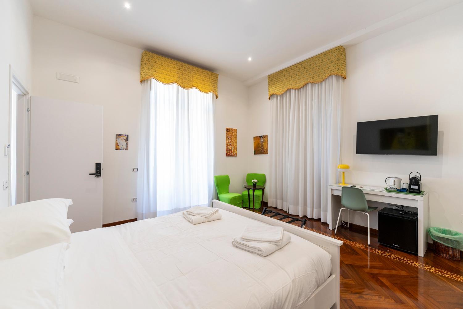 Marina Rooms