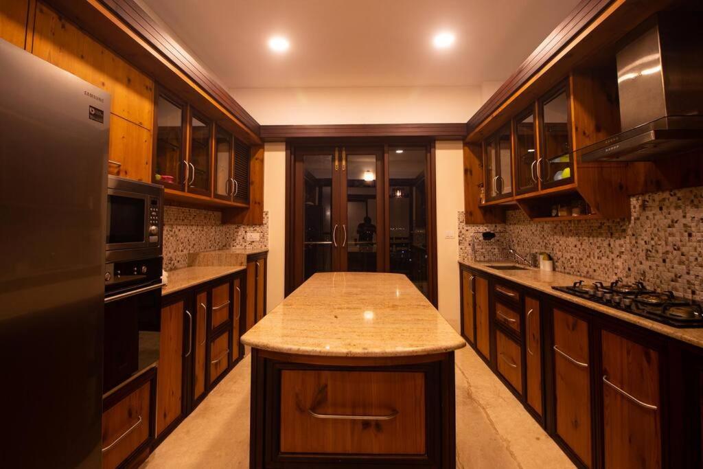 Luxury Hill Top Apartment by EWA Properties view 4