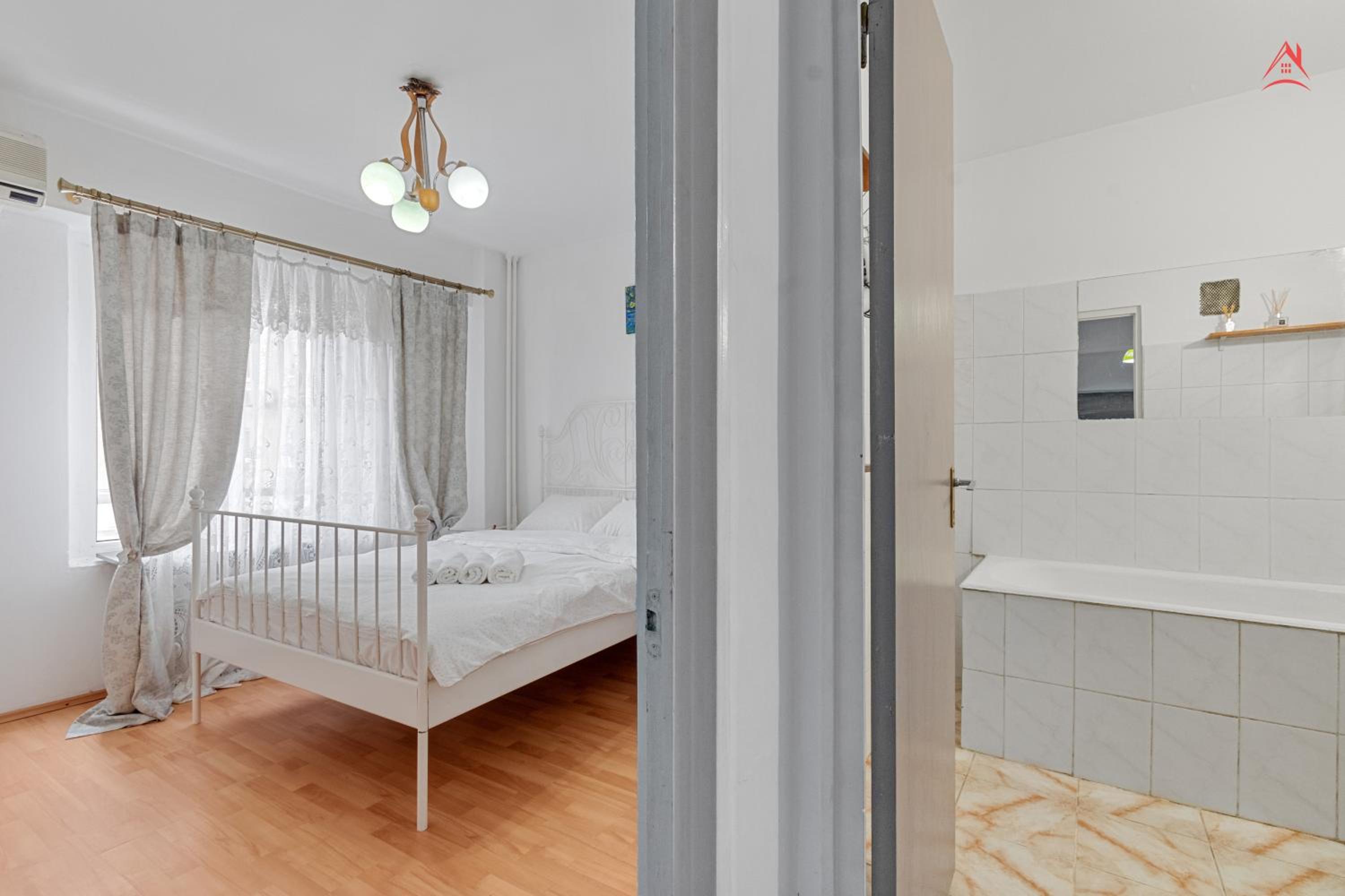 Unirii Large 2 Bedroom Apartment