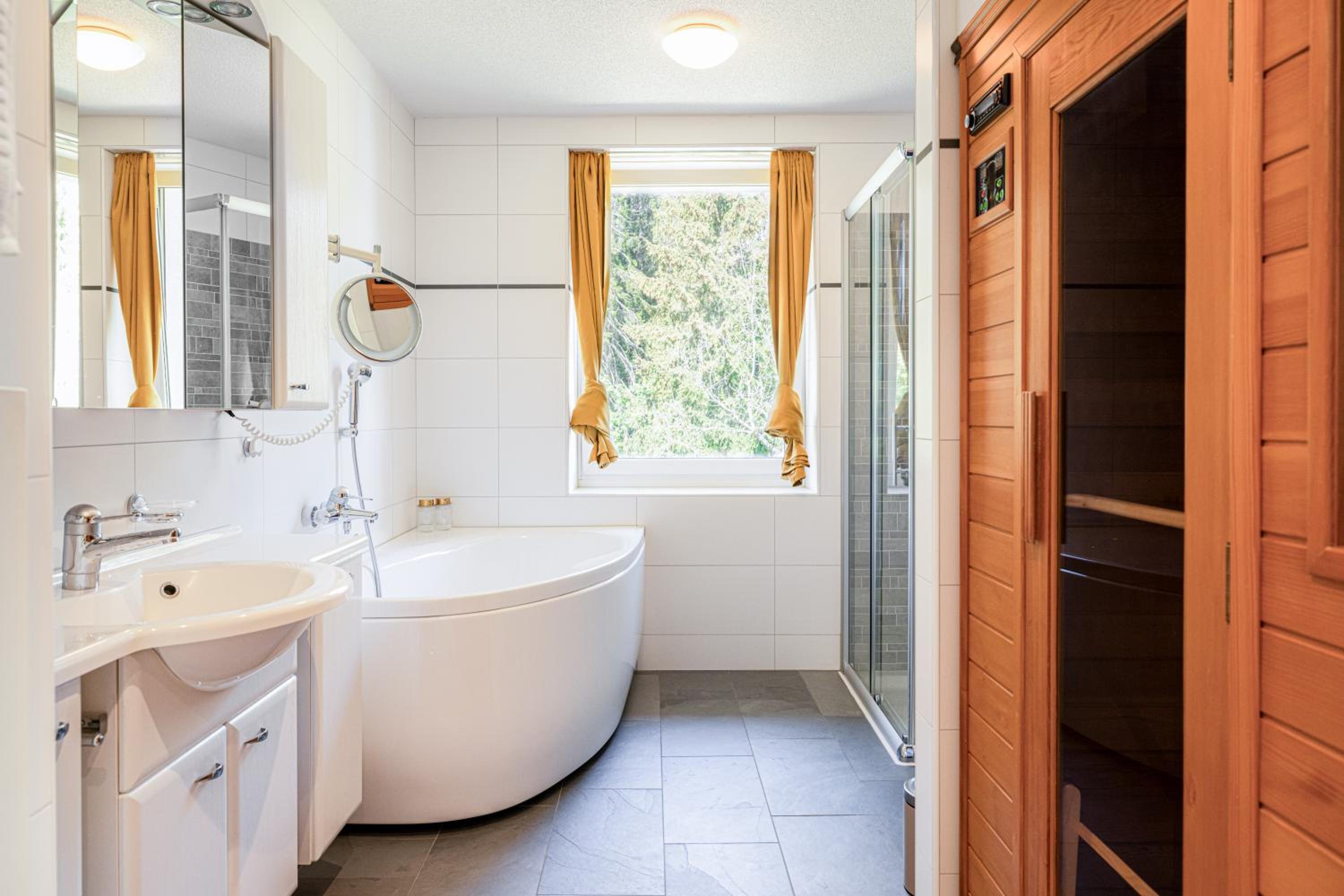 VISIMO Apartments Flims with private Sauna