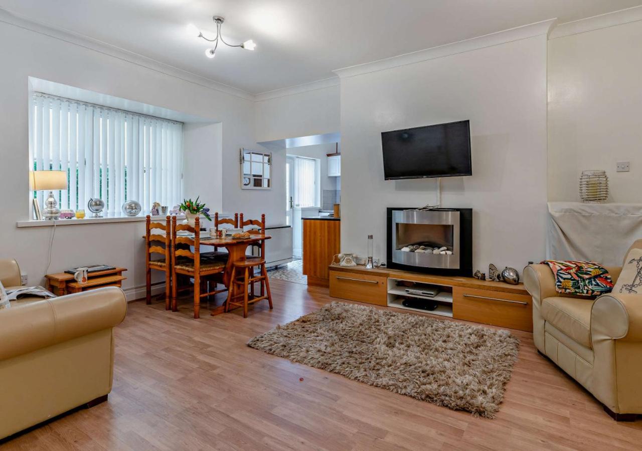 1 Bed in Tenby oc-p29296