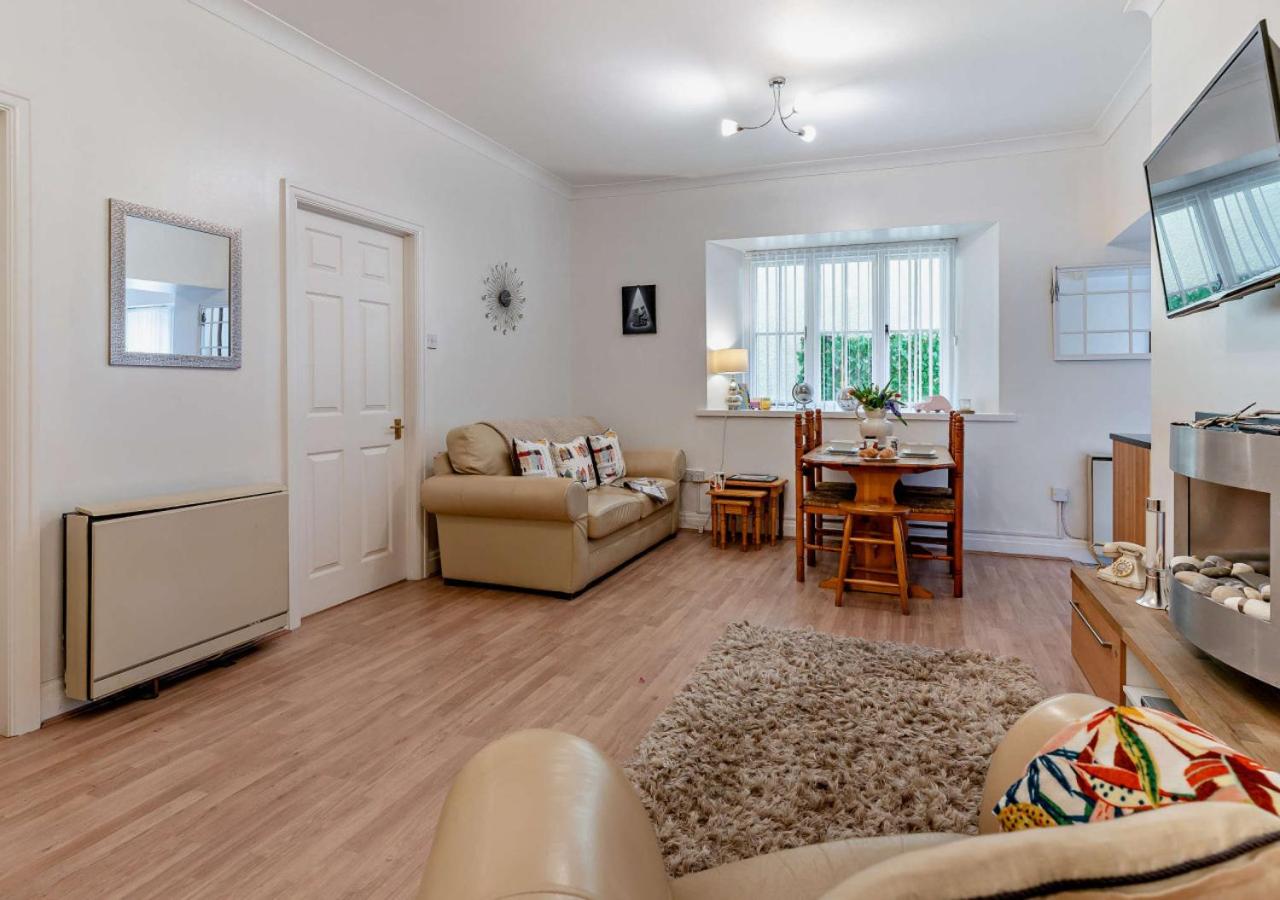 1 Bed in Tenby oc-p29296