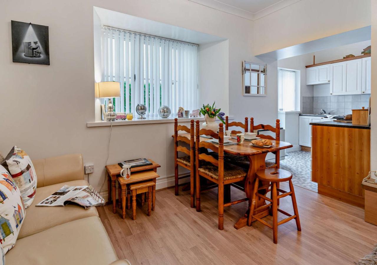 1 Bed in Tenby oc-p29296