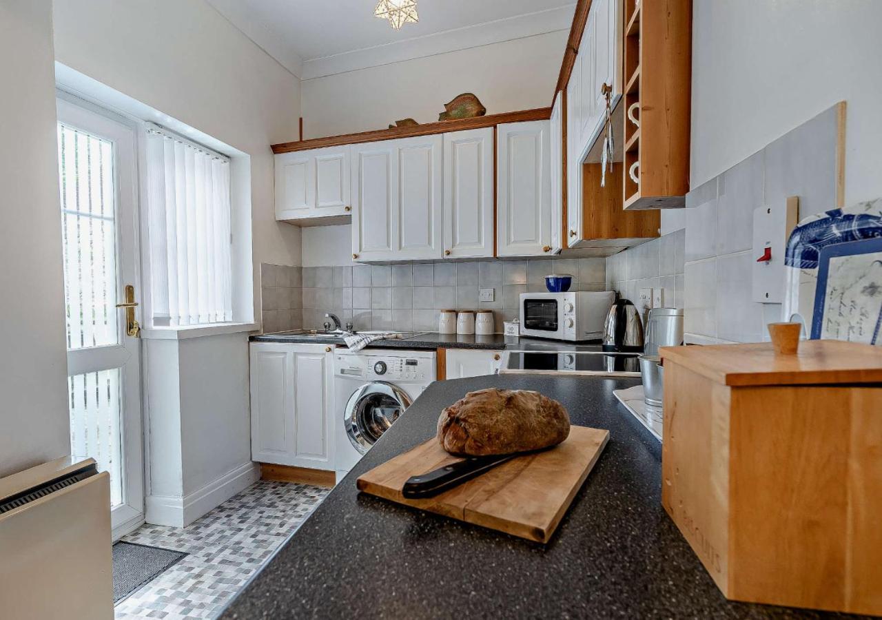 1 Bed in Tenby oc-p29296
