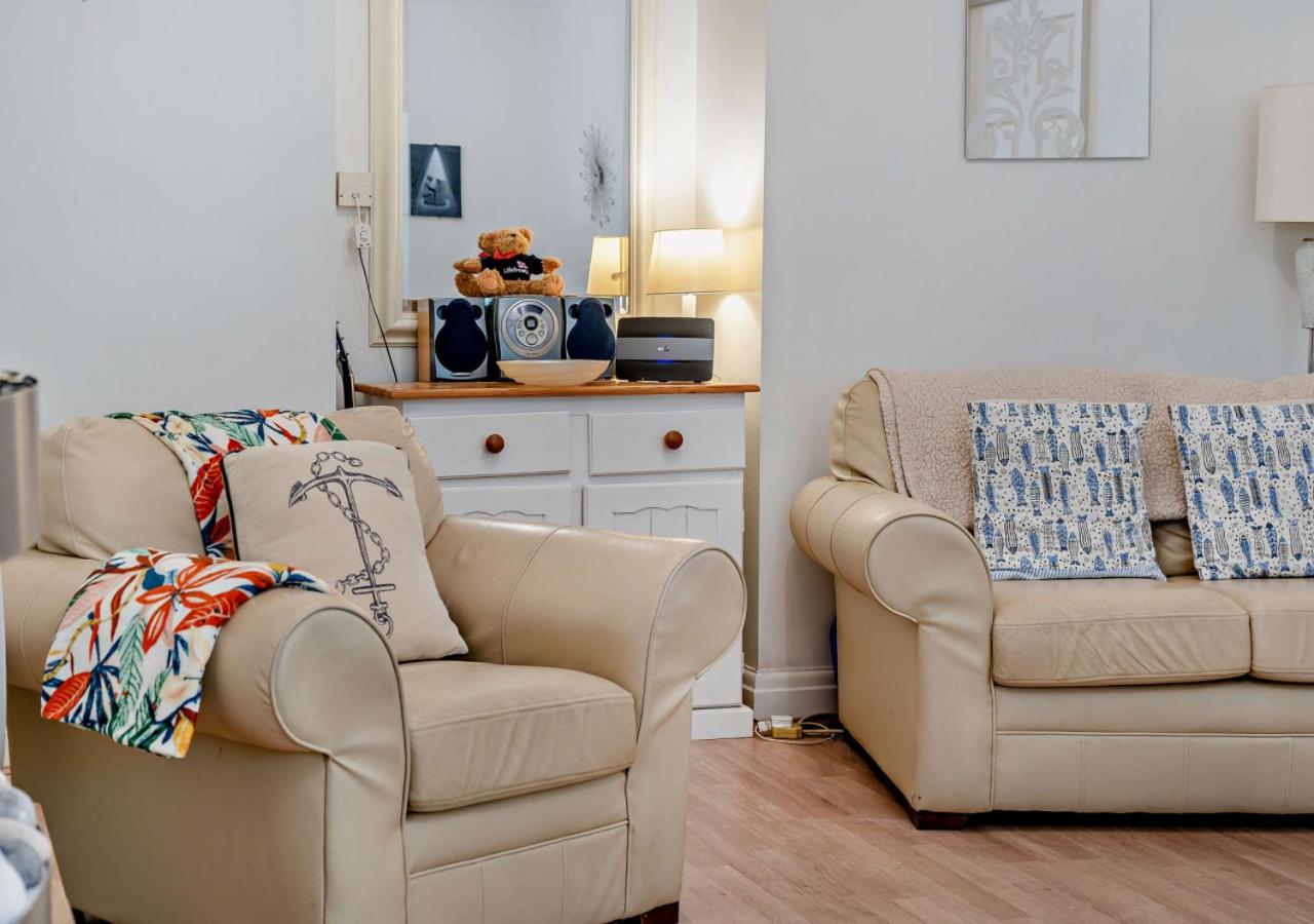 1 Bed in Tenby oc-p29296