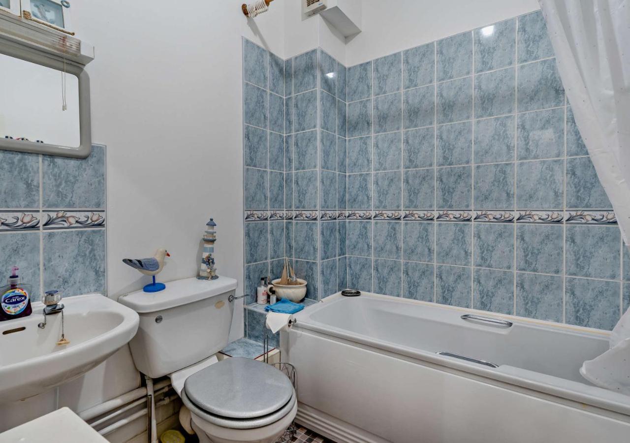 1 Bed in Tenby oc-p29296