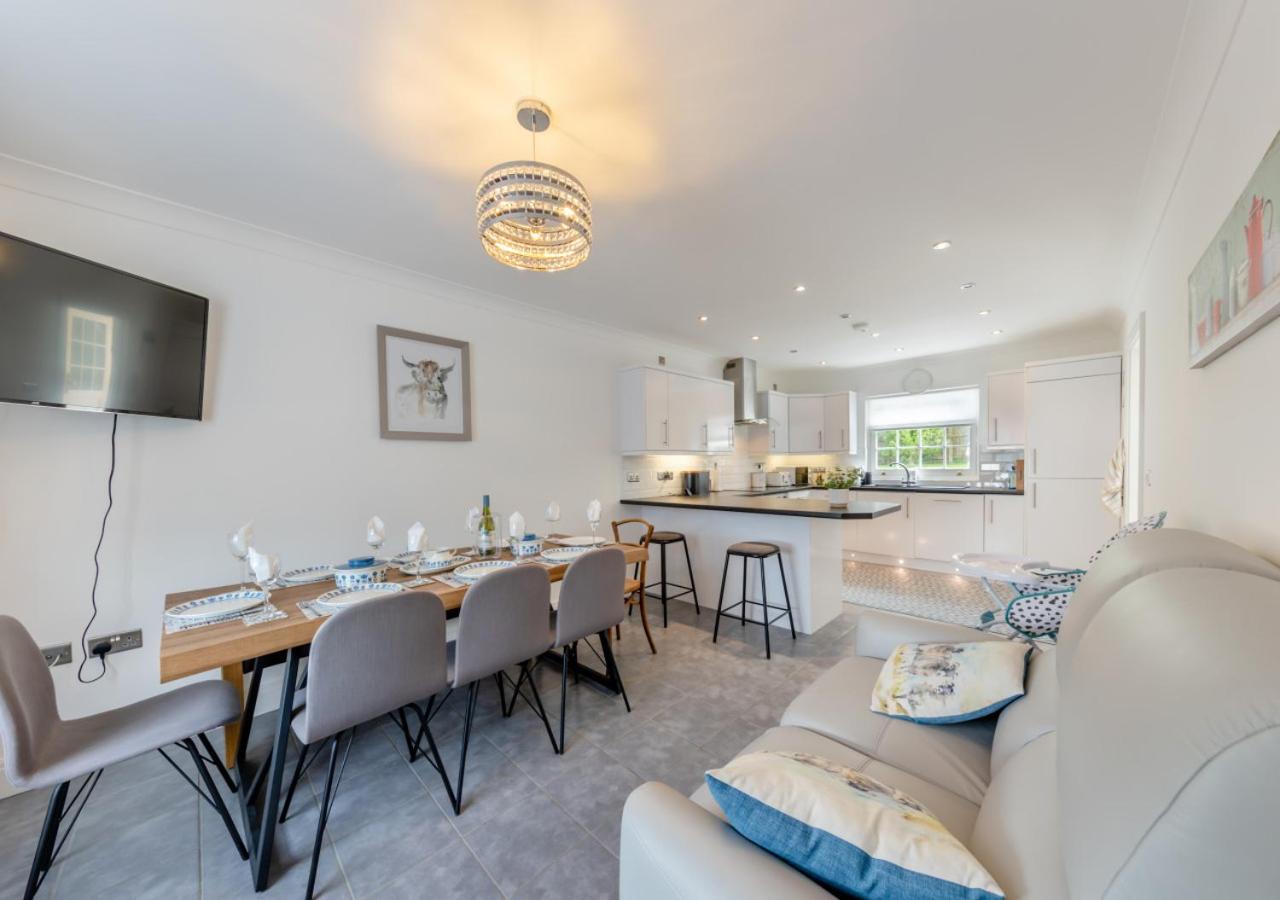 4 Bed in Llanon oc-g29204