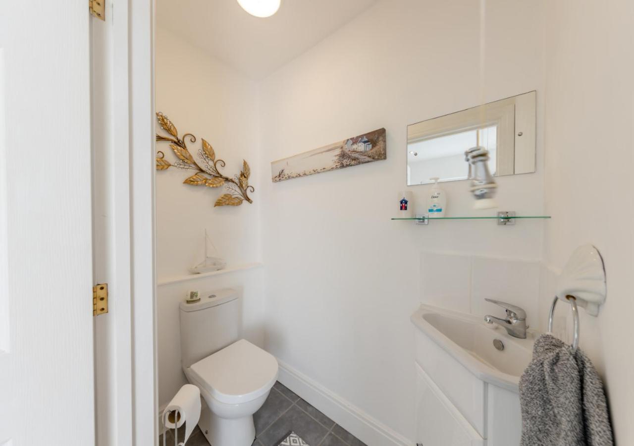4 Bed in Llanon oc-g29204