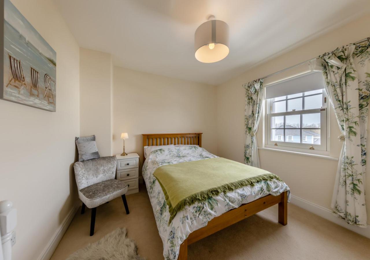 4 Bed in Llanon oc-g29204