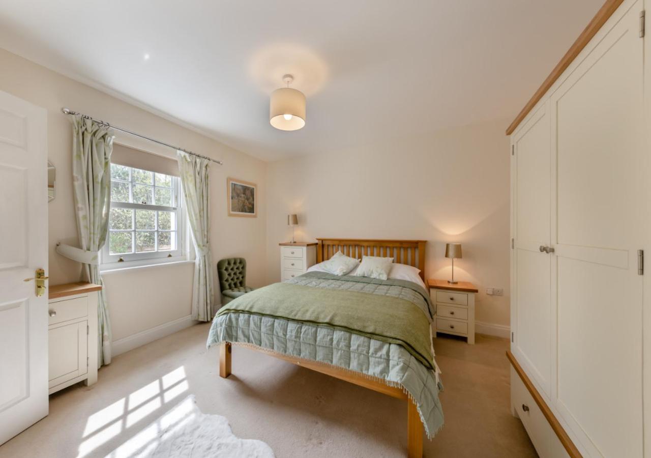 4 Bed in Llanon oc-g29204