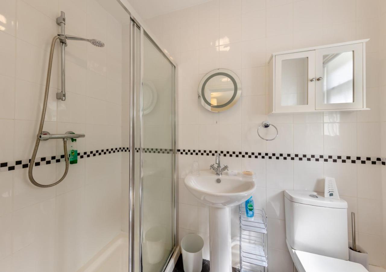 4 Bed in Llanon oc-g29204
