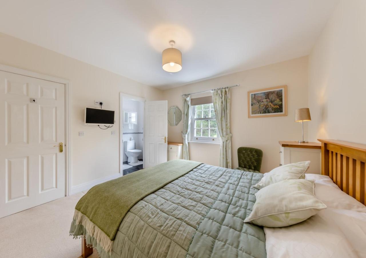 4 Bed in Llanon oc-g29204