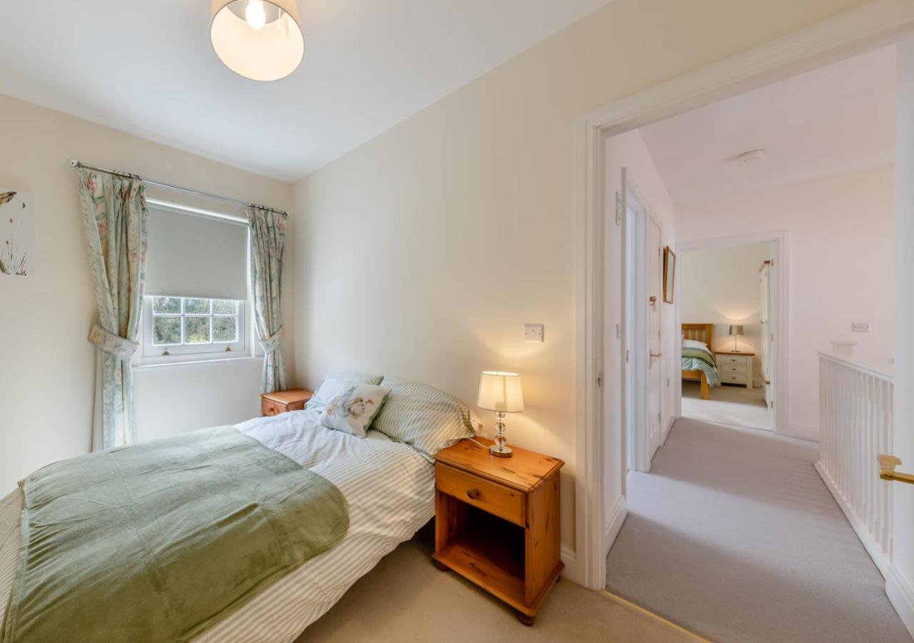 4 Bed in Llanon oc-g29204