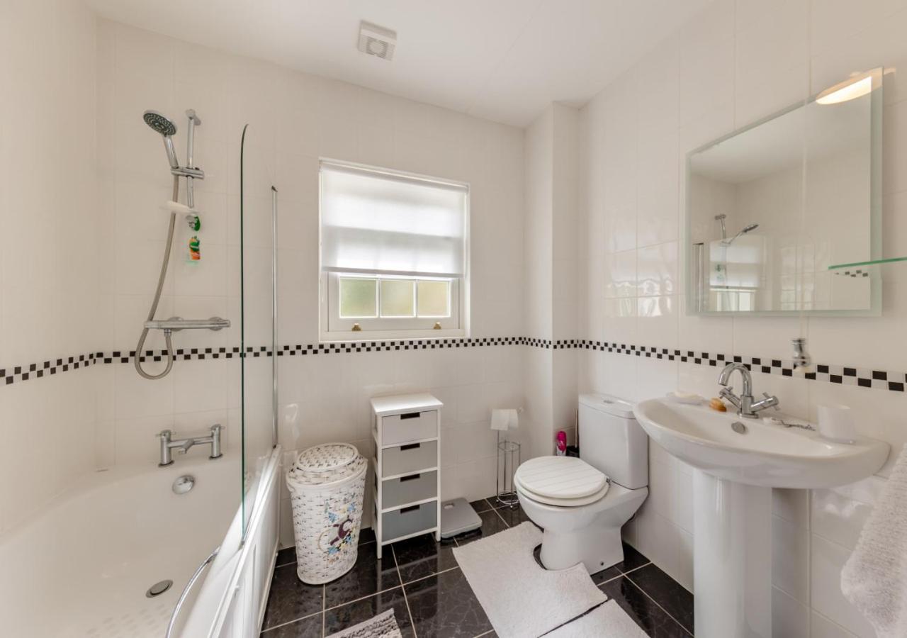 4 Bed in Llanon oc-g29204
