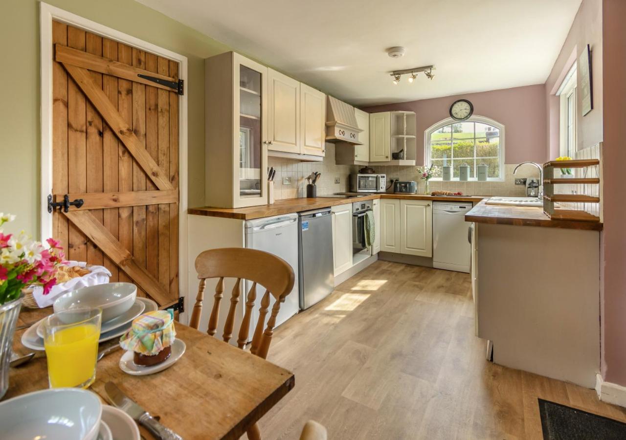 2 Bed in Abergwaun oc-t14348