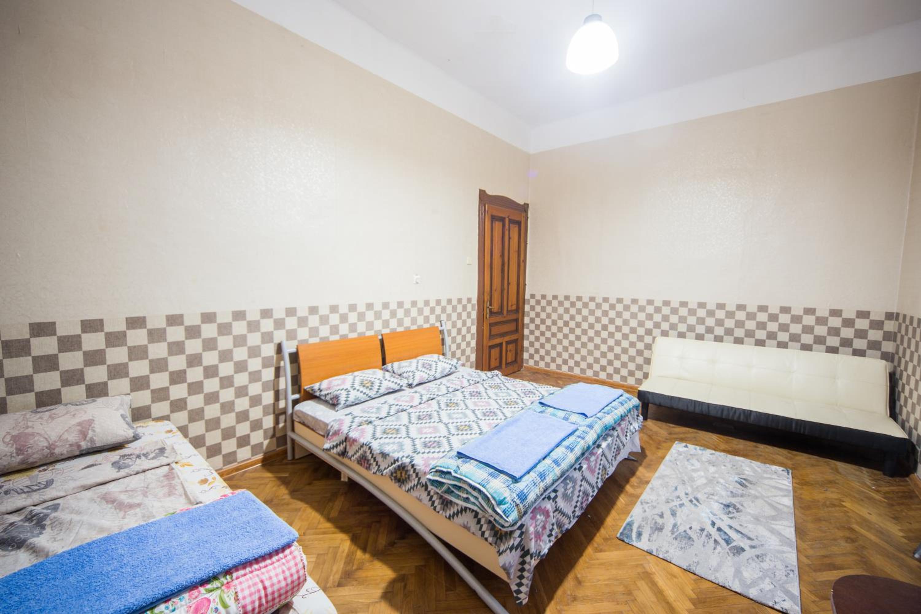 The Square - Old Flat with 2 bedrooms, 1st fl