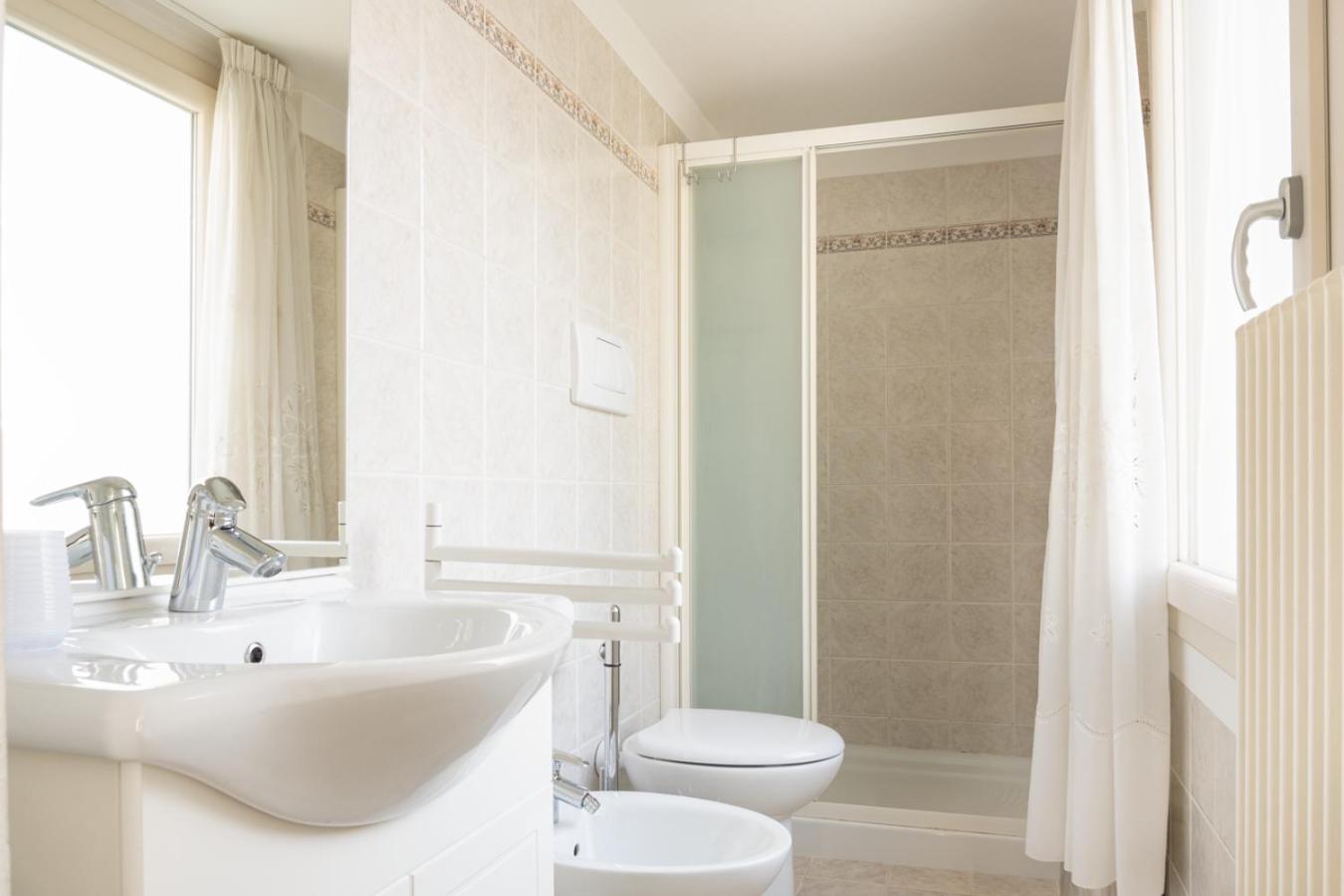 Le Matane en Vittorio Veneto — bathroom