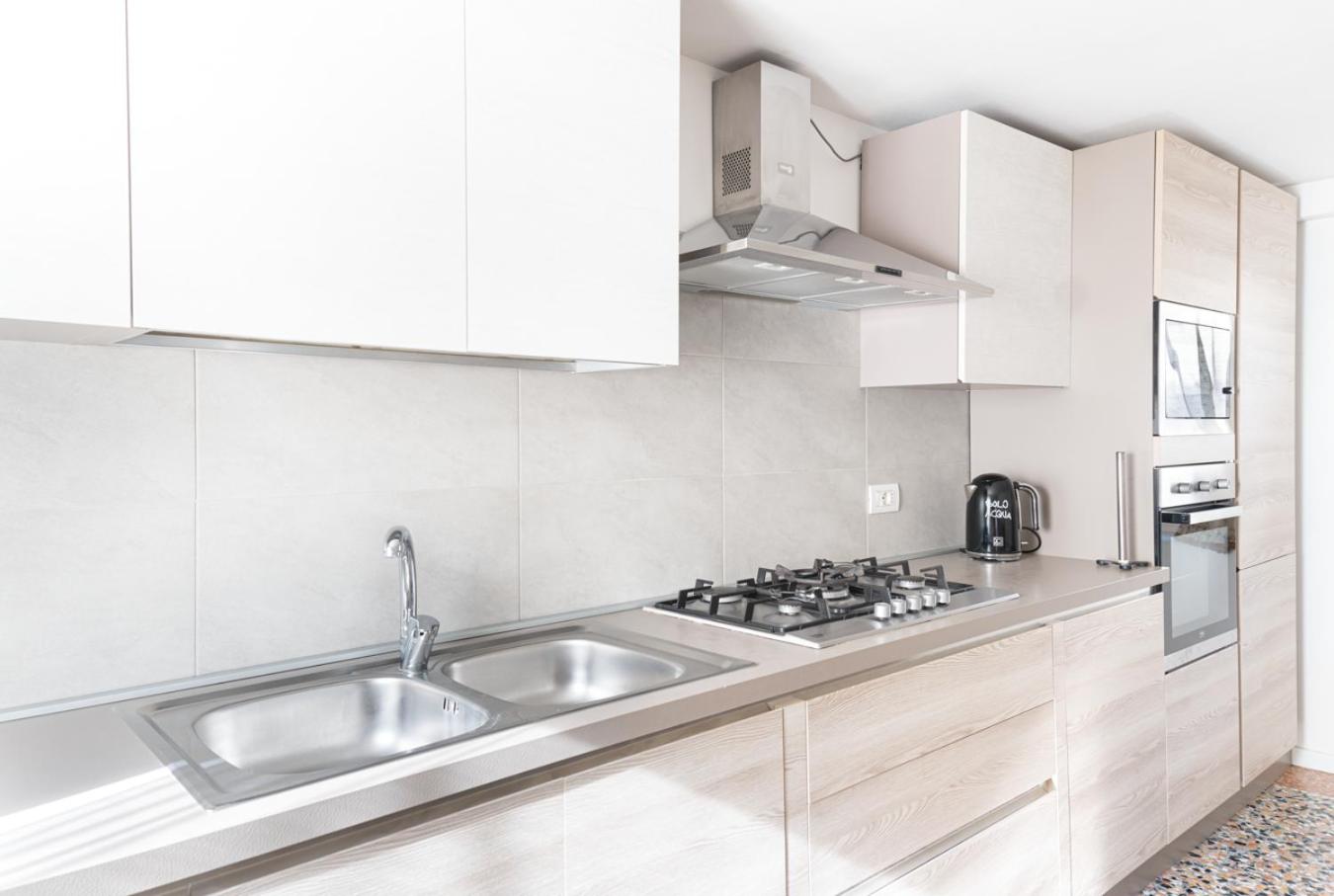 Le Matane en Vittorio Veneto — kitchen
