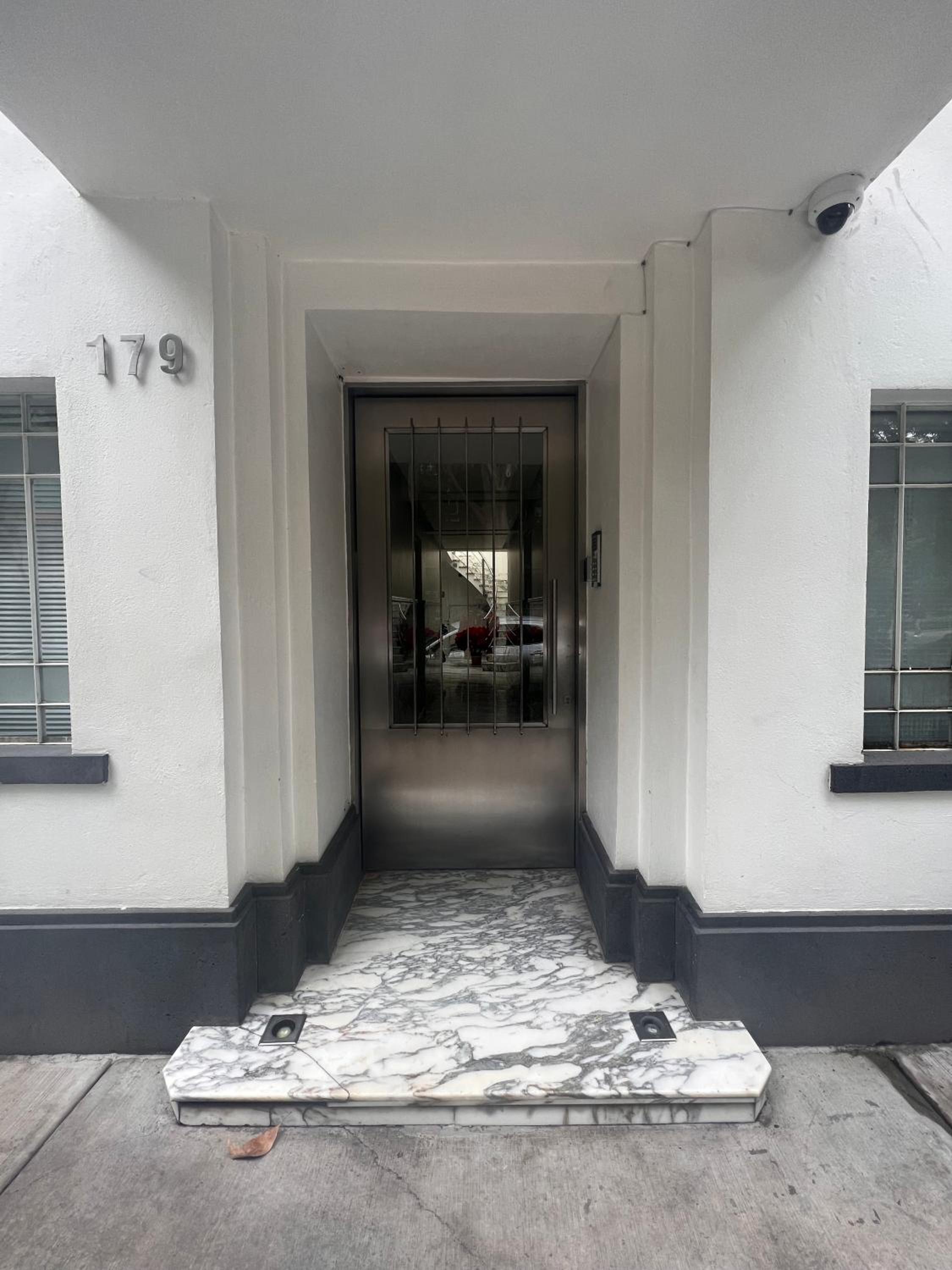 Condesa Residence Amsterdam 201 Cozy 1 Bed 1Bath on Amsterdam Av — Mexico City