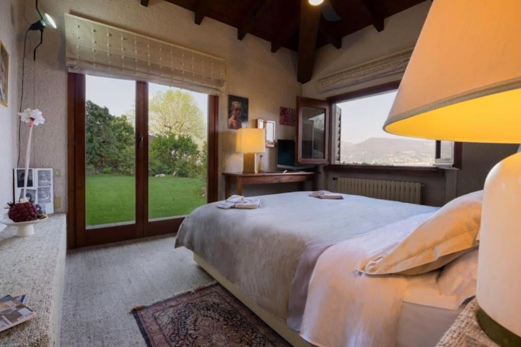Classic, elegant private villa opposite lake view 2