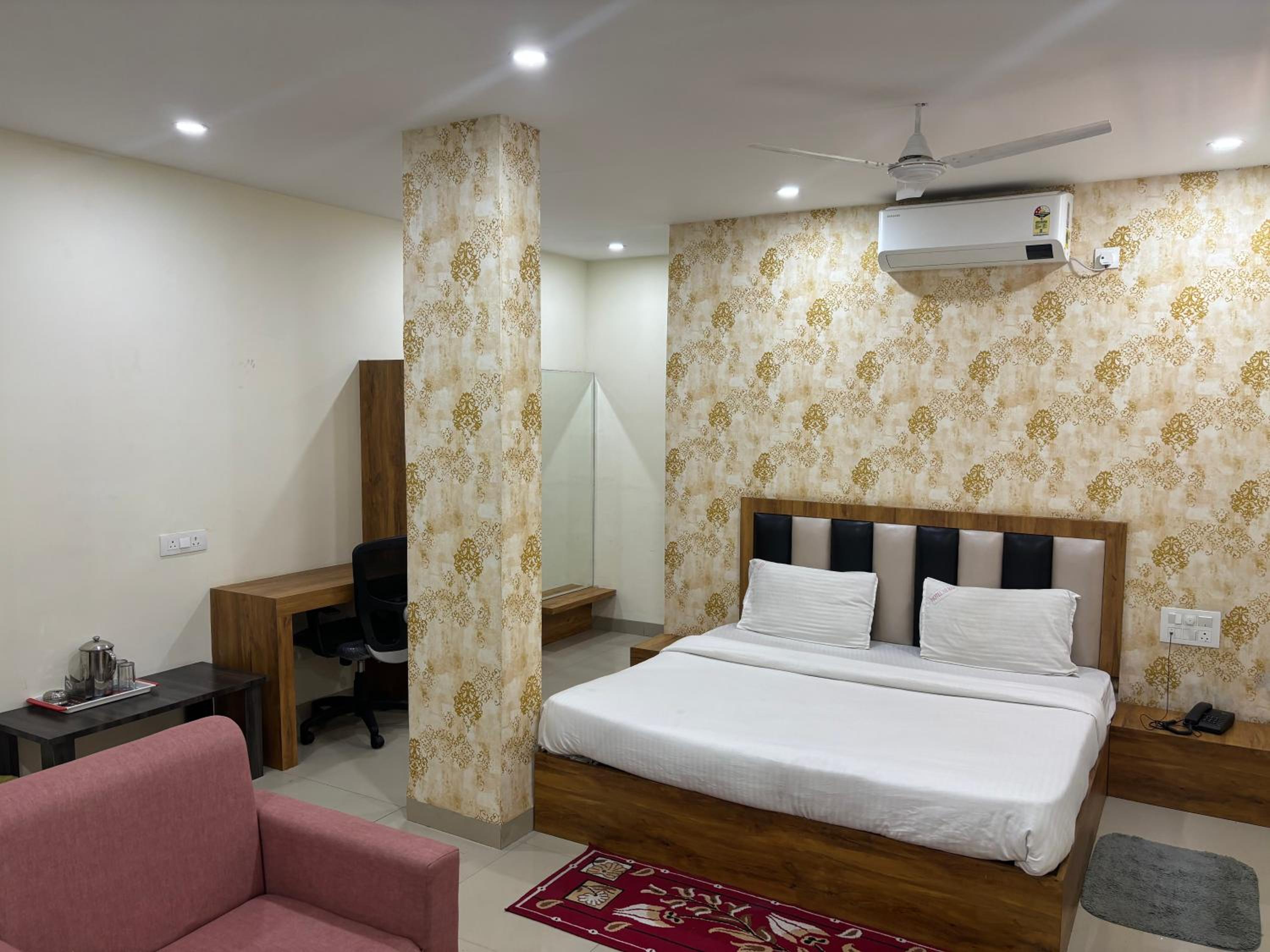 Hotel ARRAJ, Raipur