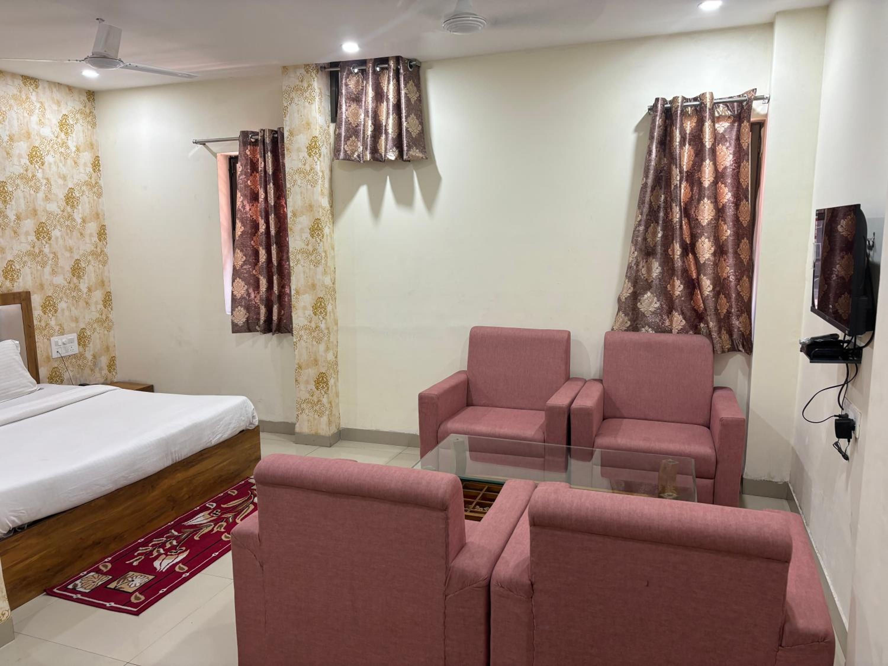 Hotel ARRAJ, Raipur