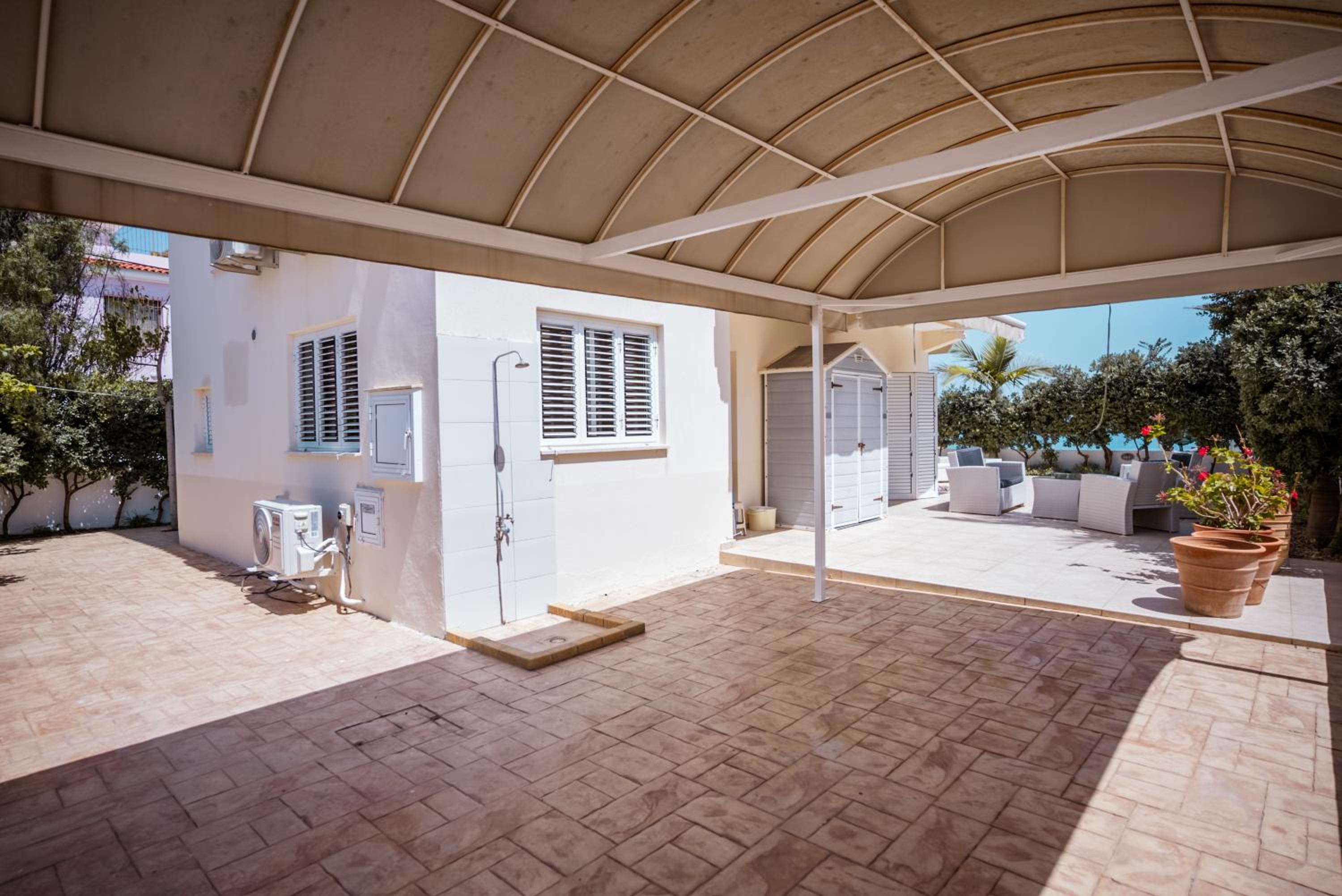 Elli Seaside Villa