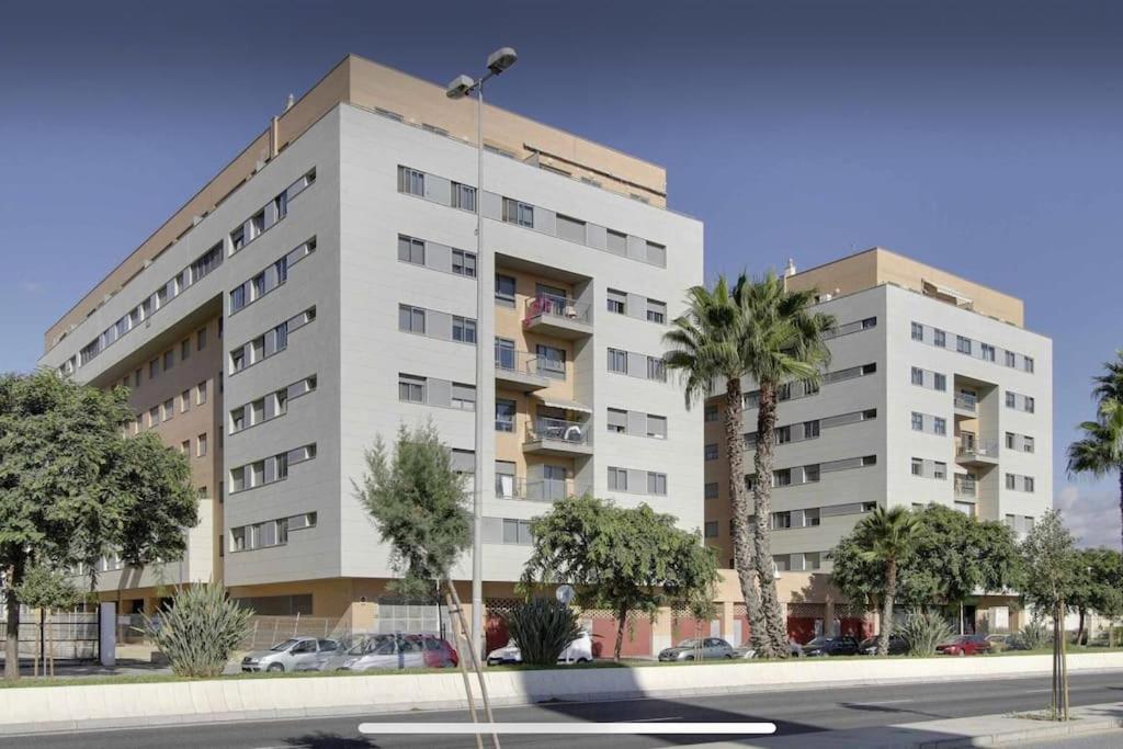2º Línea de playa con piscina & parking