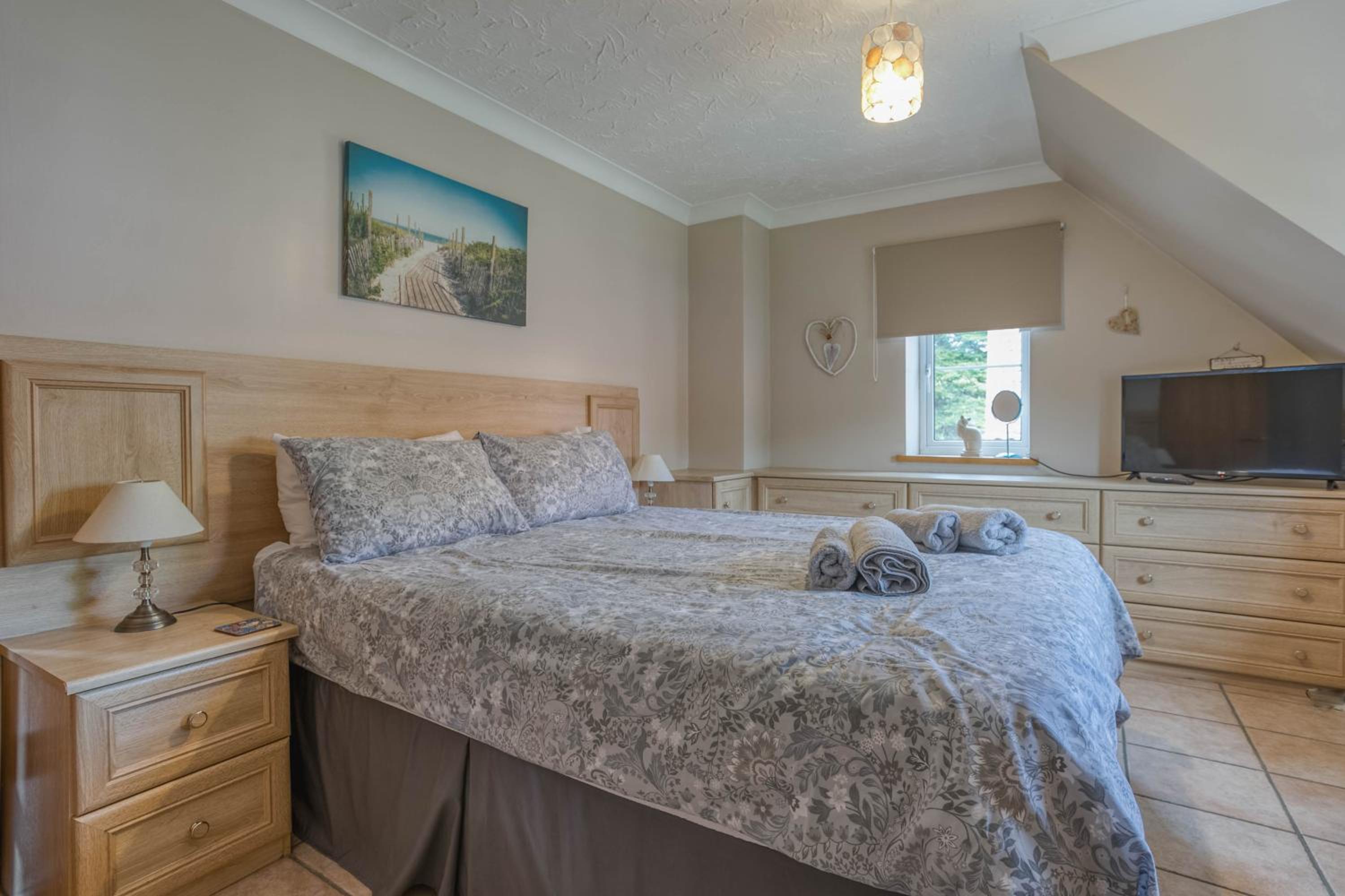 Starfish Cottage, spacious Norfolk coastal house. - Crabpot Cottages Sheringham view 5