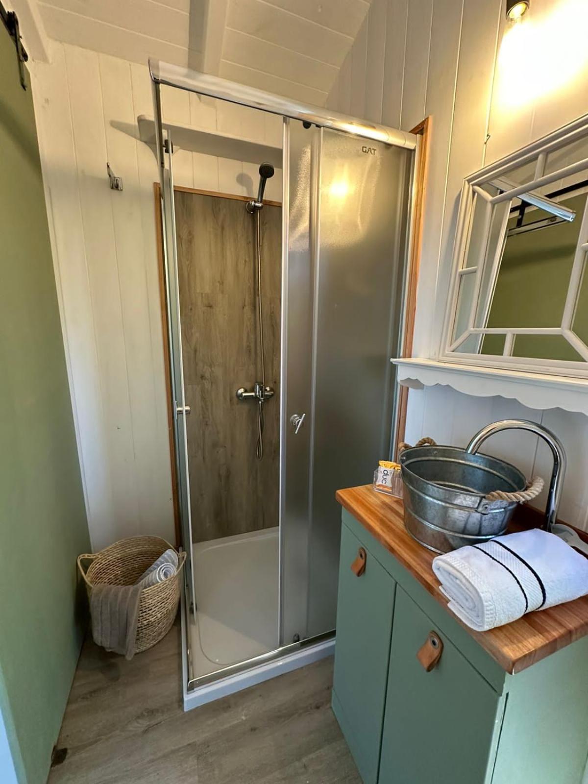 Tiny House bosque con wifi parking free