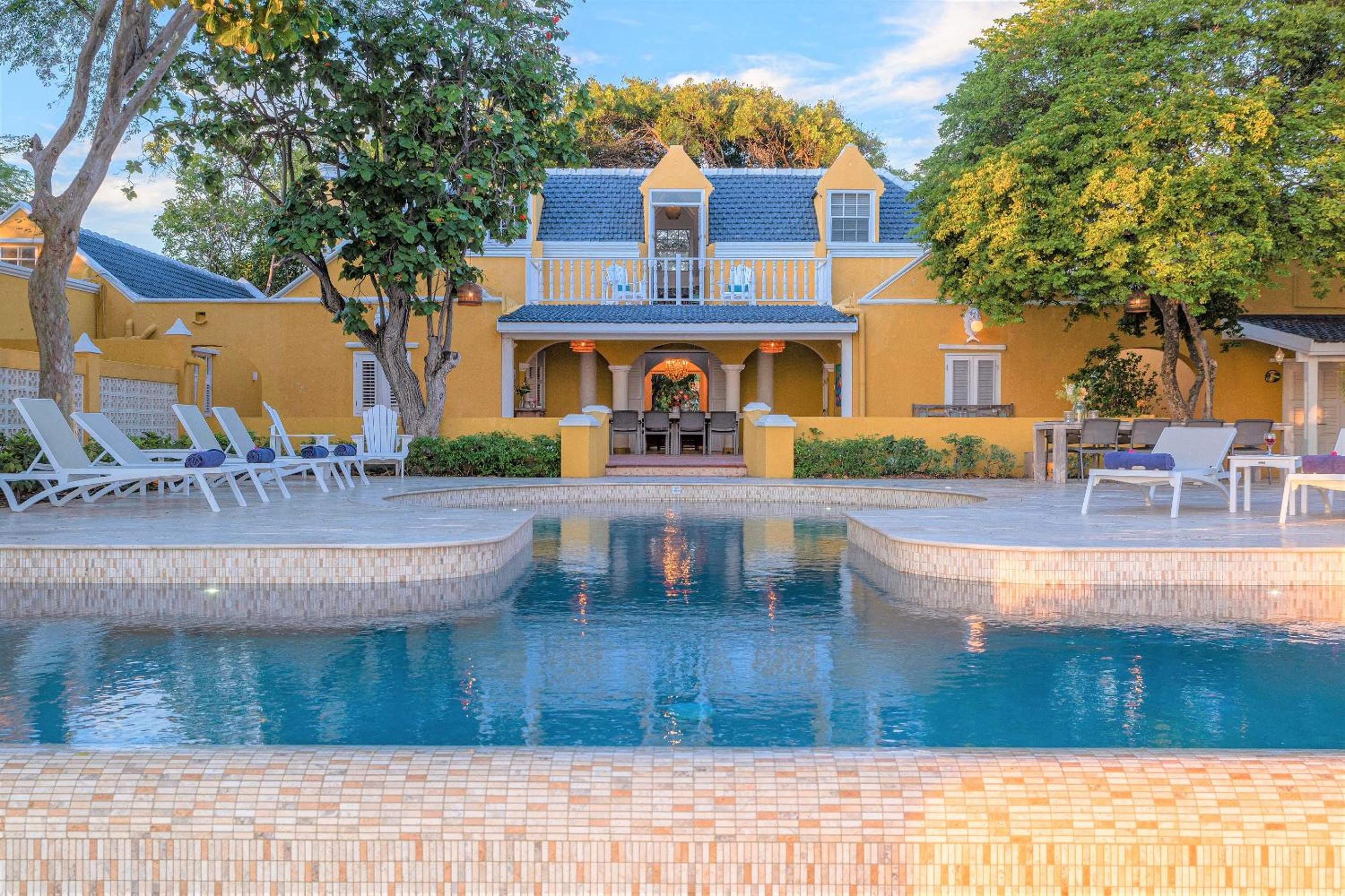 Sirena Bay Estate